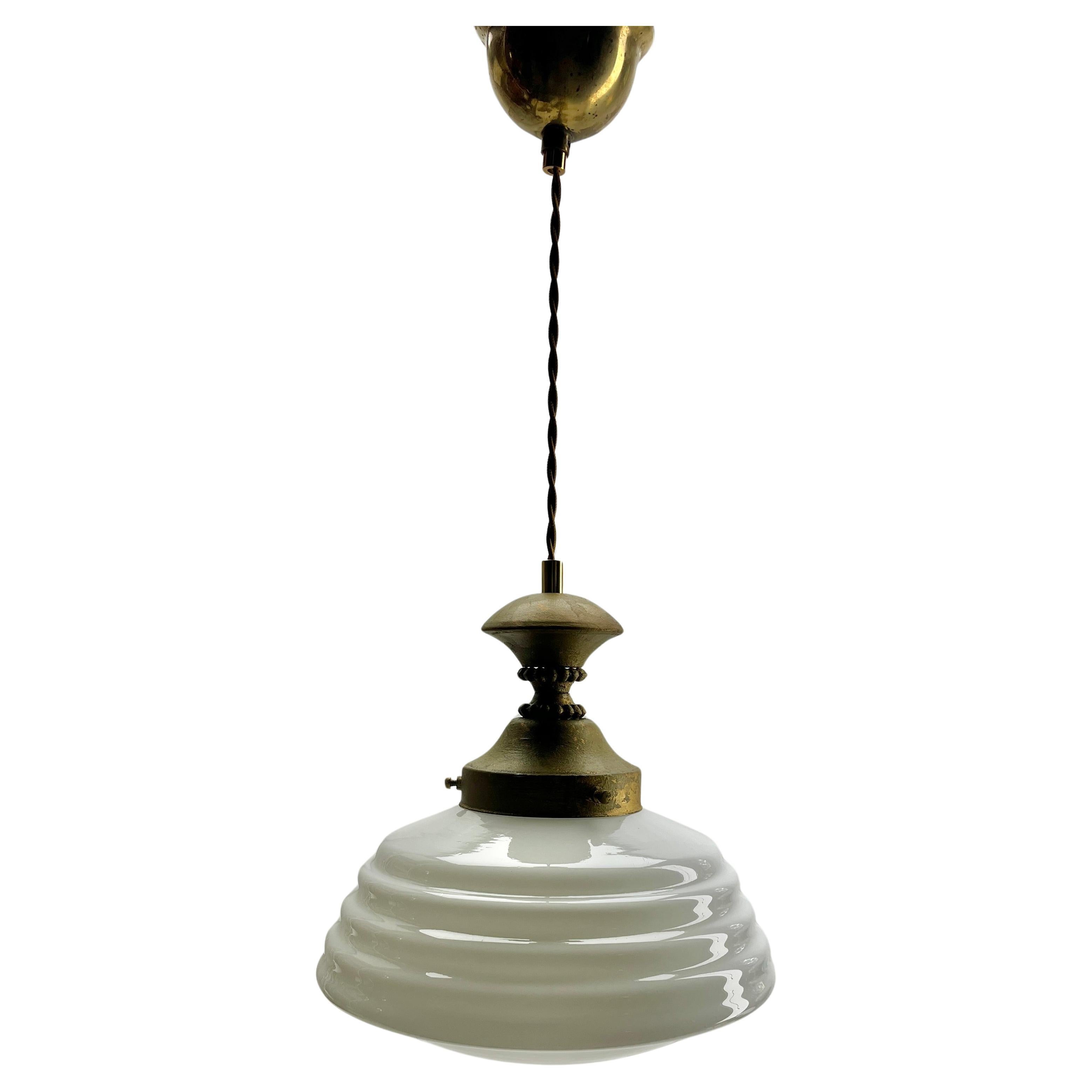 Jugendstil-Deckenleuchte aus Opal, Scailmont-Glasschirm, 1930er Jahre