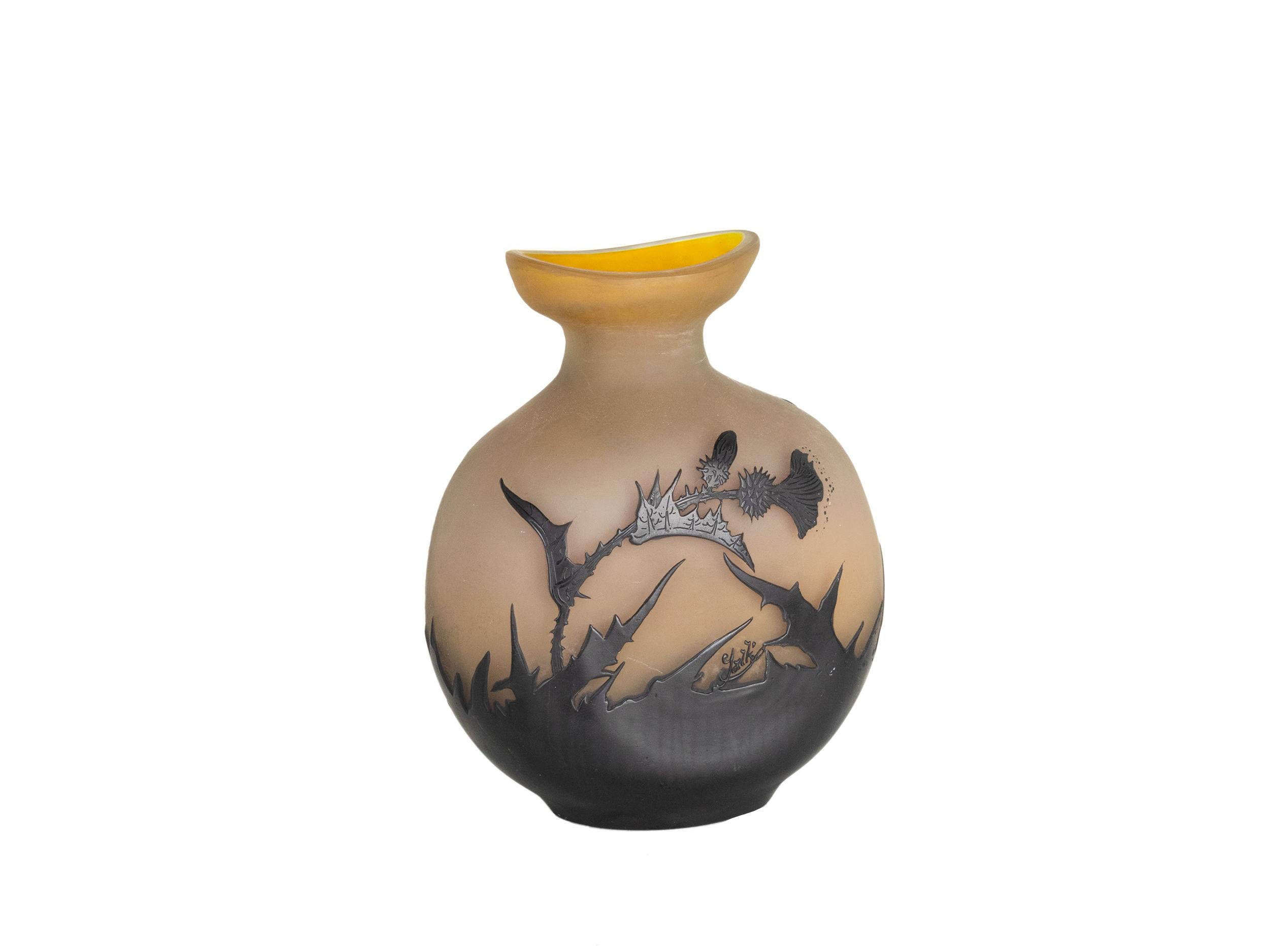 XX secolo Vaso a cardo in vetro multistrato arancione nero Art Nouveau, 1900 in vendita