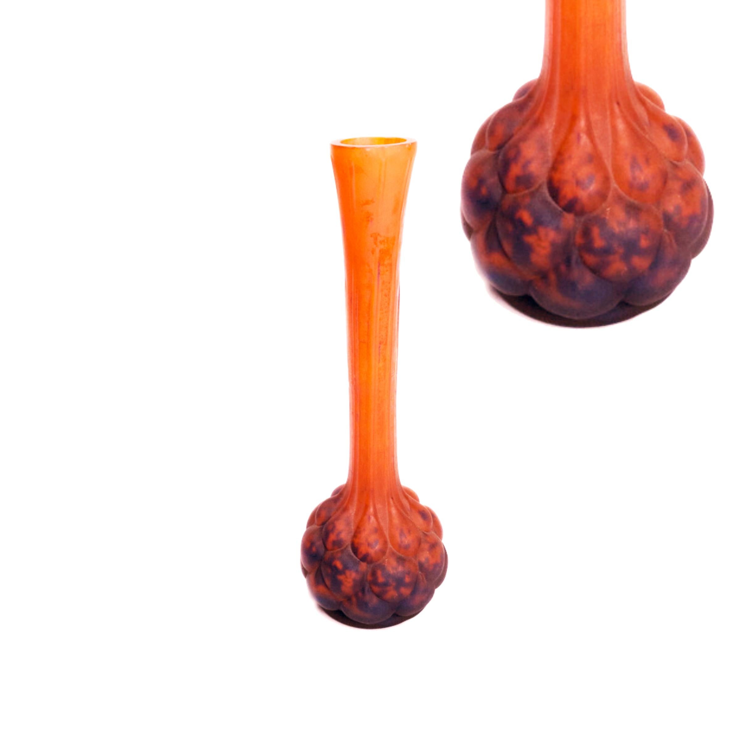 Français Art Nouveau Vase en verre orange Verrière d' Art Lorrain en vente