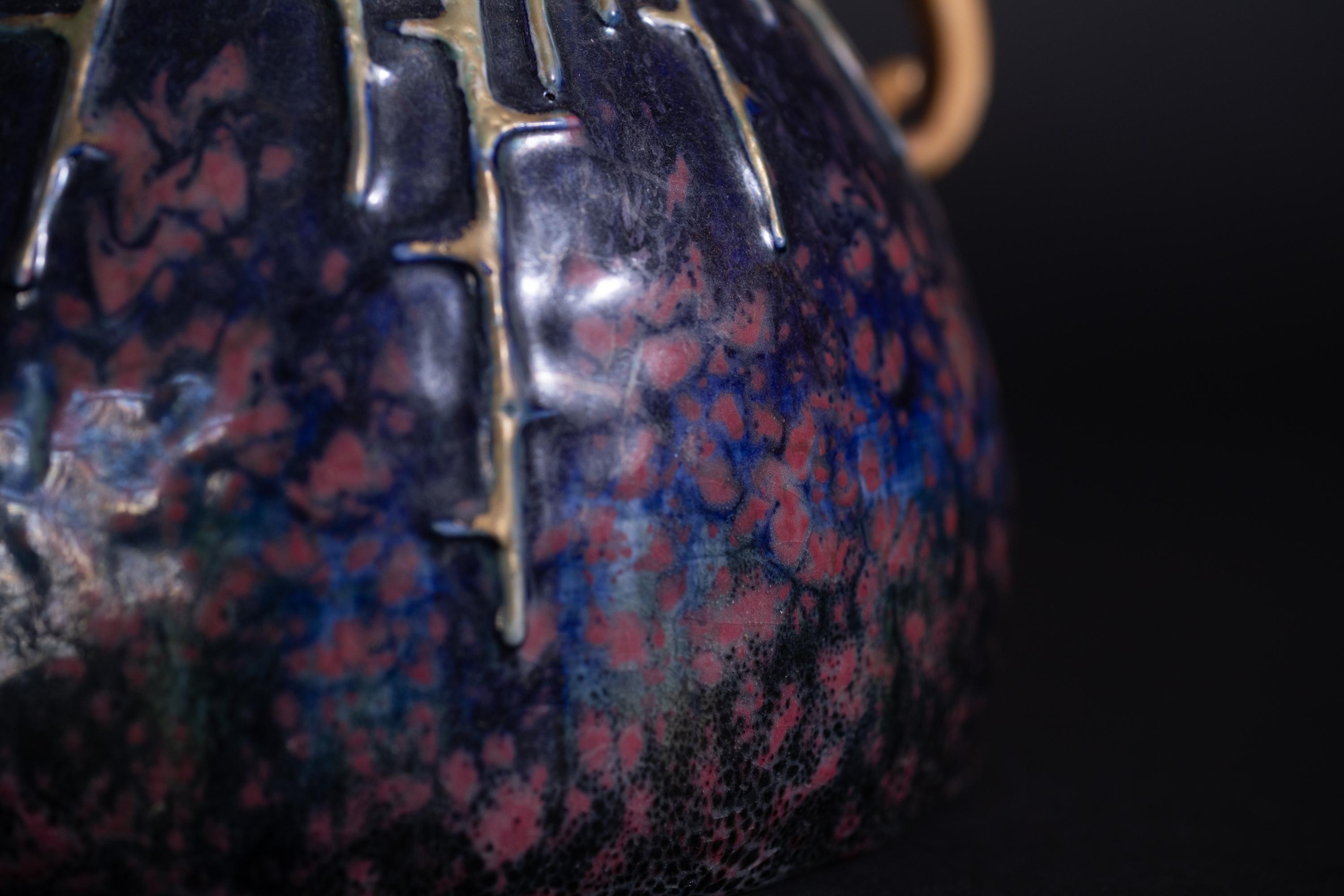Jugendstil-Vase mit verschnörkeltem Elefantenkopfgriff im Jugendstil für RStK Amphora im Angebot 5