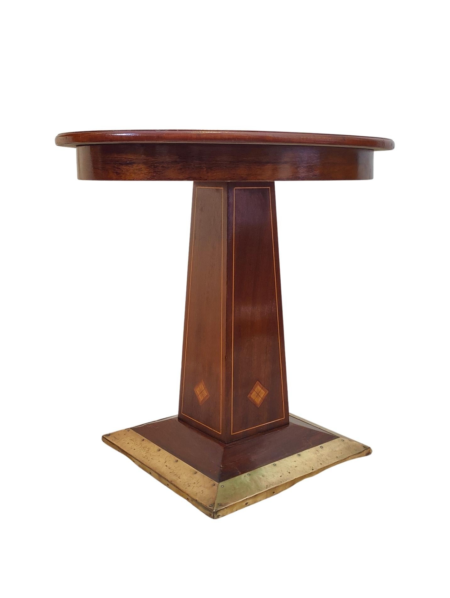 Table de salon ovale Art Nouveau Bon état - En vente à Darmstadt, DE