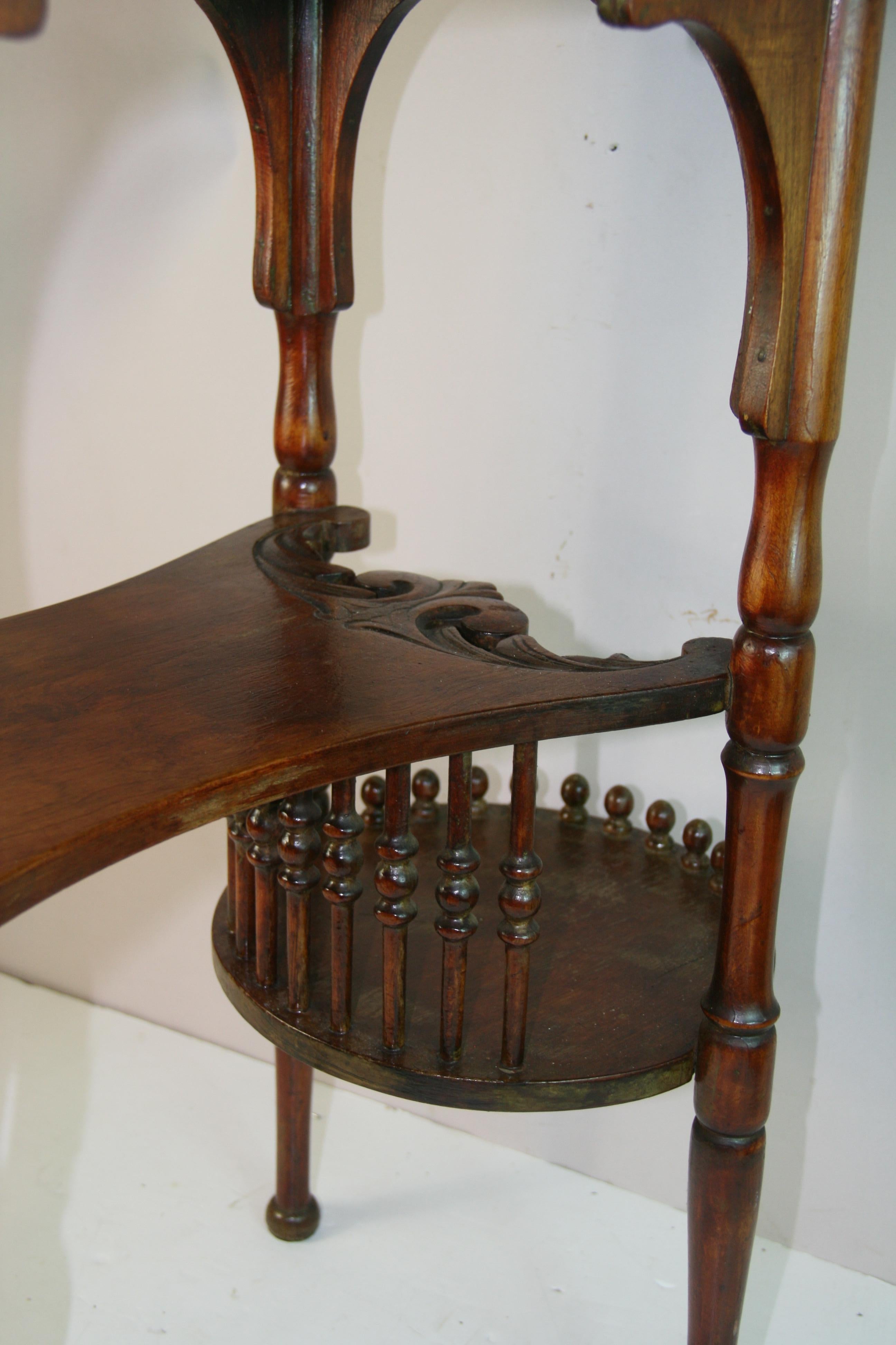 Art Nouveau Ovale  Table d'appoint/de salon en vente 6