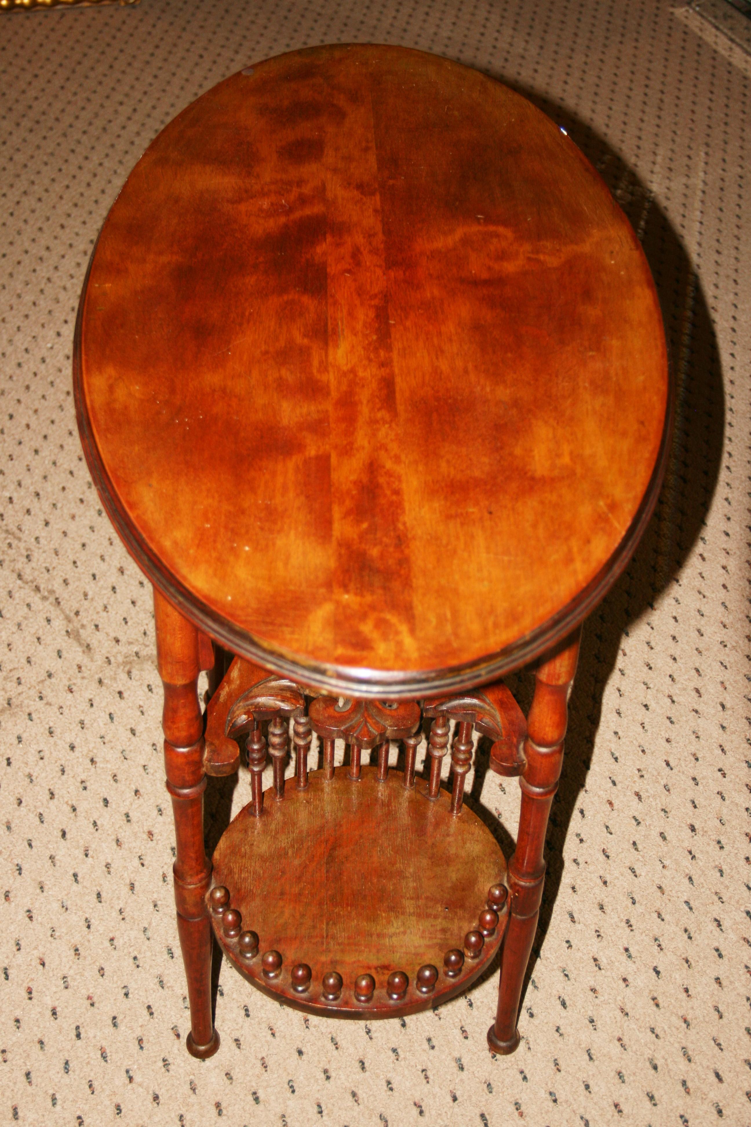 Art Nouveau Ovale  Table d'appoint/de salon en vente 9