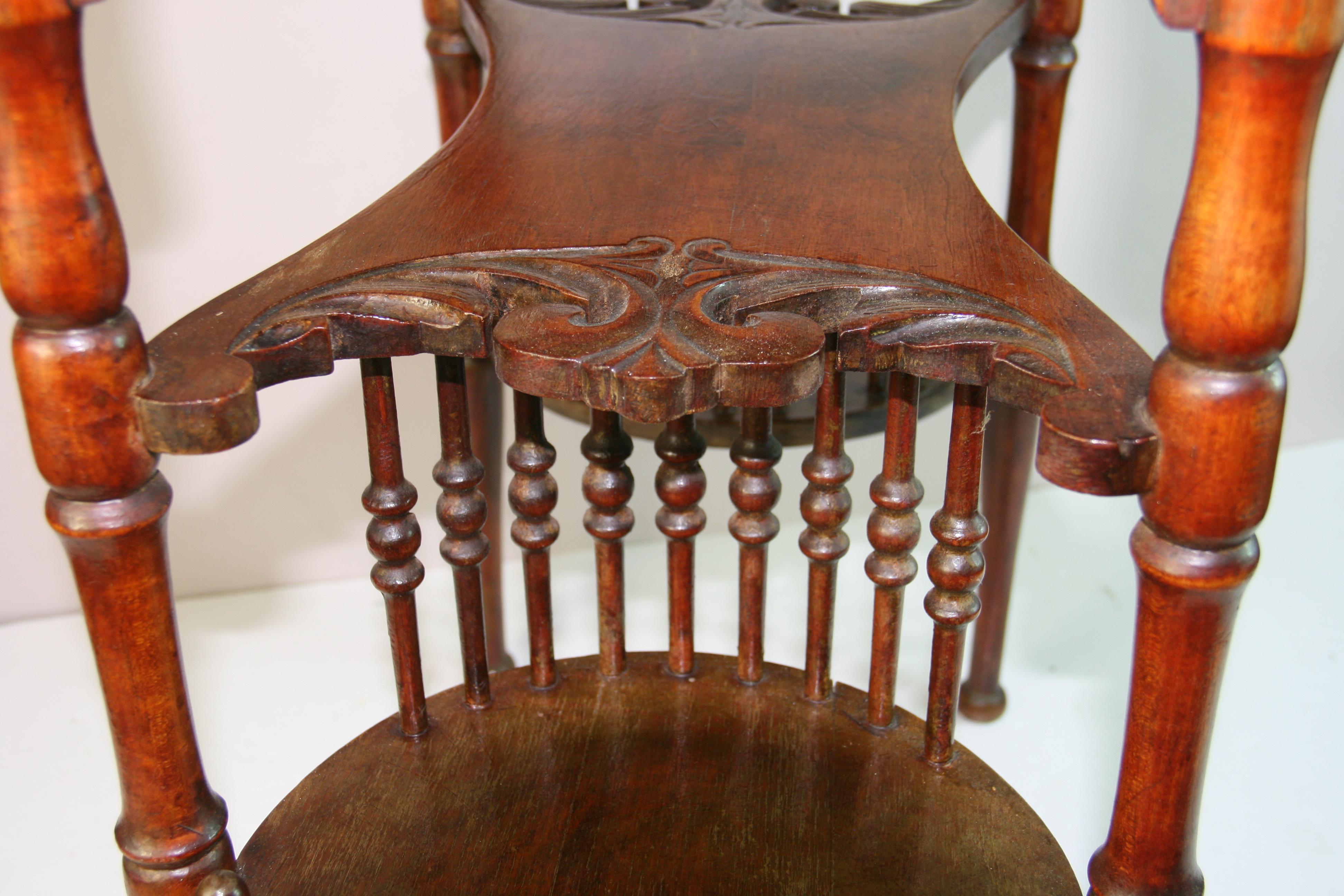 Art Nouveau Ovale  Table d'appoint/de salon en vente 2