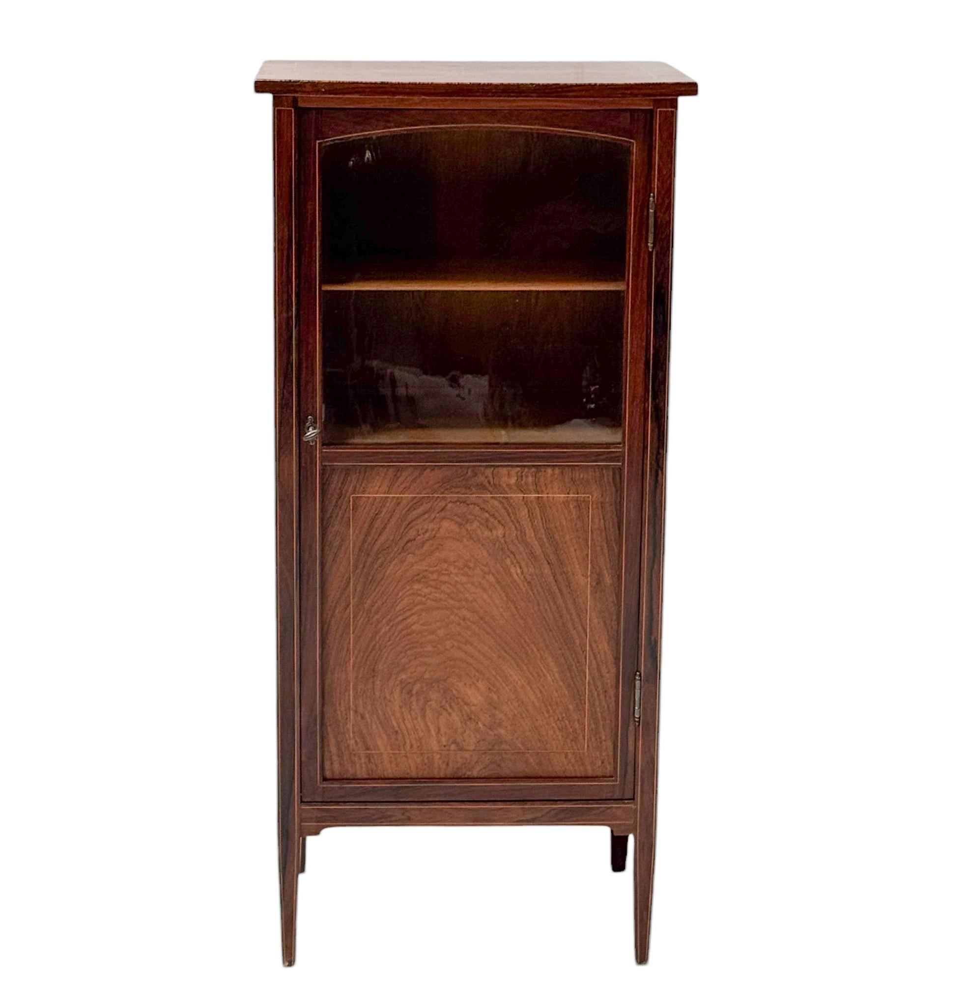 Olandese Mobiletto a un'anta in stile Art Nouveau Padouk, 1900 in vendita