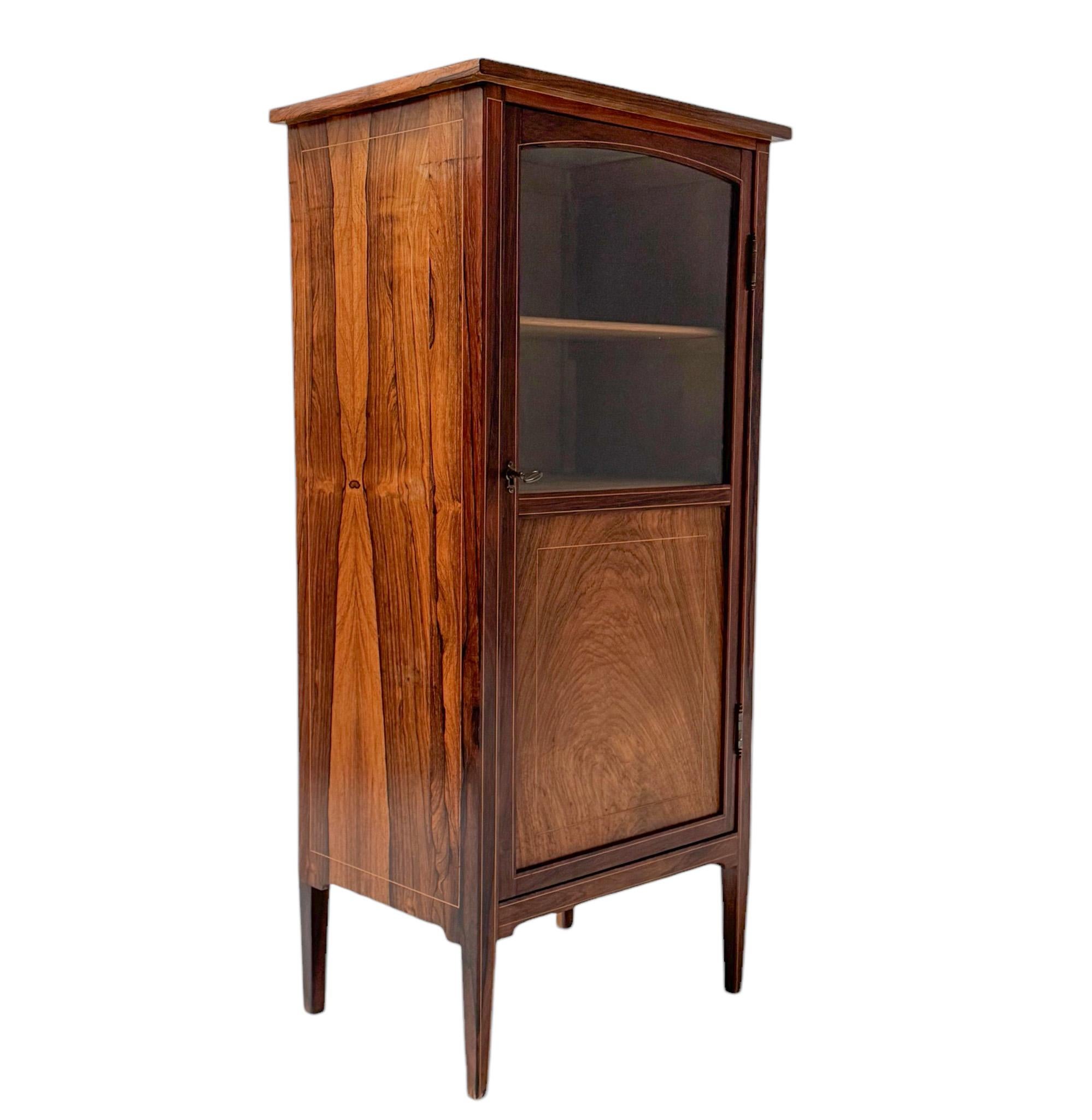 Mobiletto a un'anta in stile Art Nouveau Padouk, 1900 in vendita 2