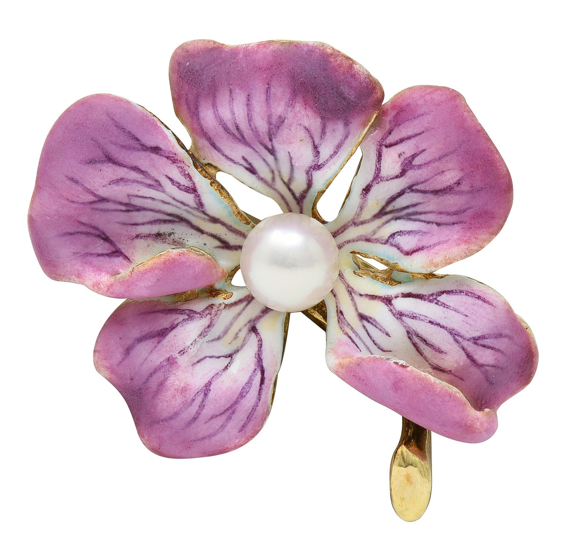 Spilla a forma di fiore in stile liberty dipinta con smalto e perle in oro giallo 14 carati in vendita 2