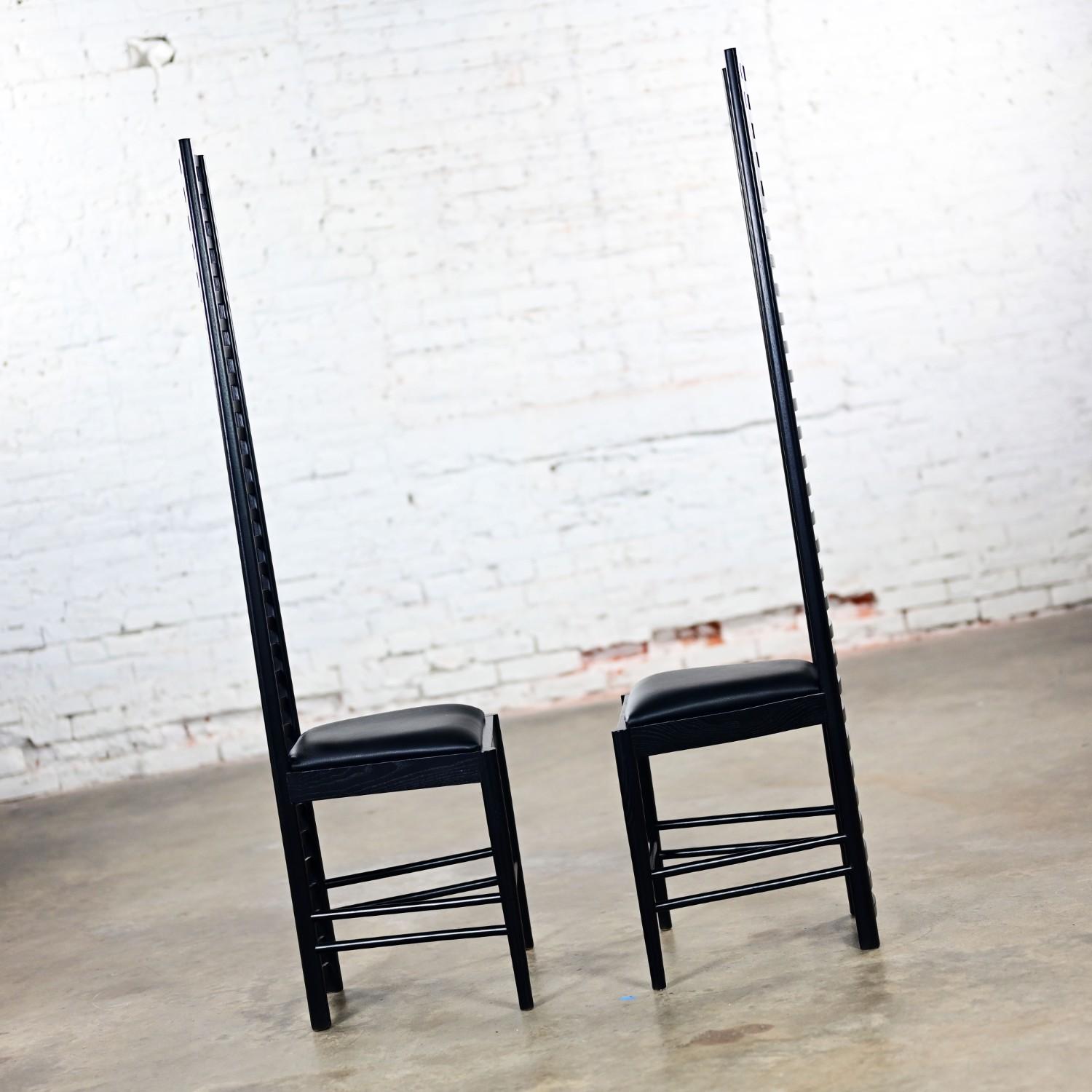 Paire de chaises Hill House Charles Rennie Mackintosh avec cadres noirs 3