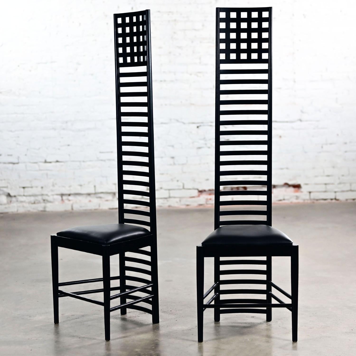 Paire de chaises Hill House Charles Rennie Mackintosh avec cadres noirs 9