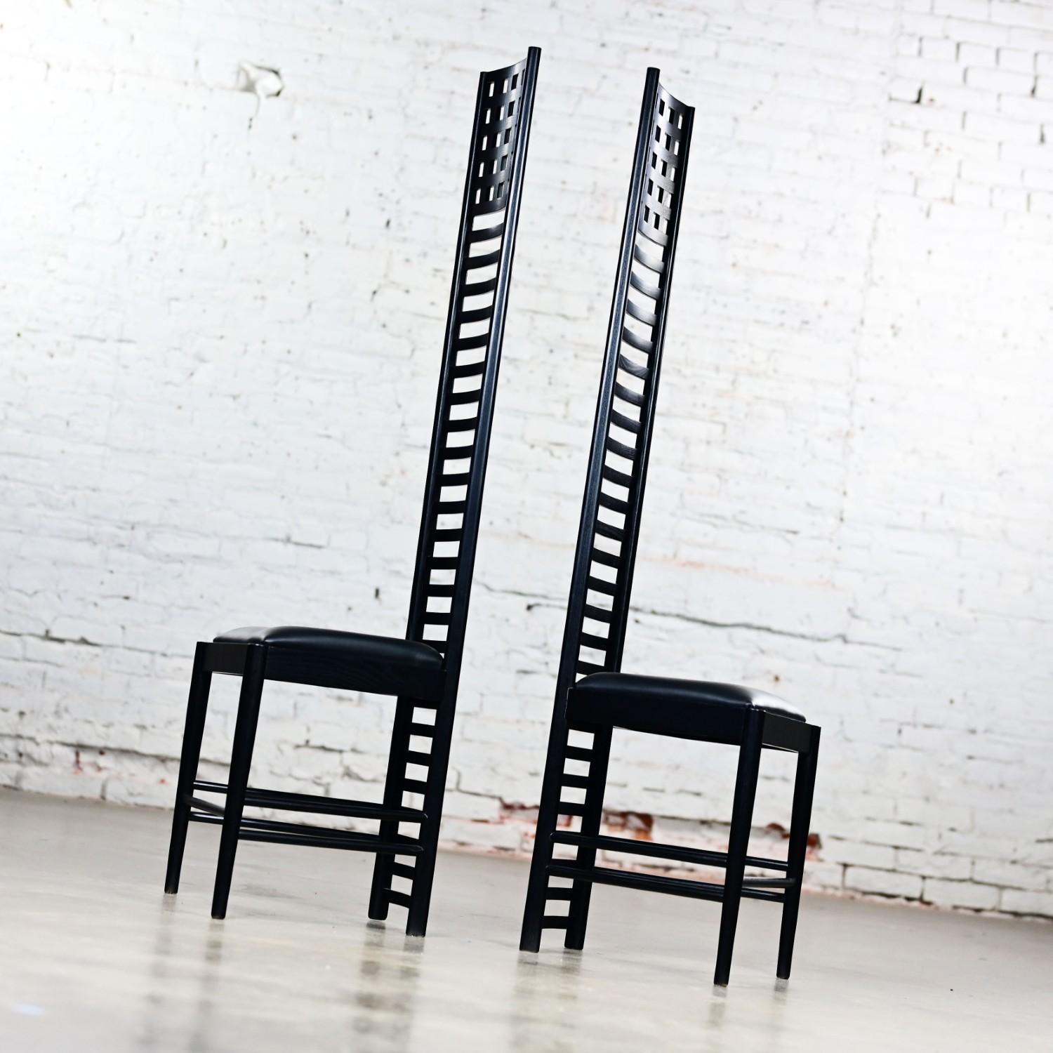 Paire de chaises Hill House Charles Rennie Mackintosh avec cadres noirs 1