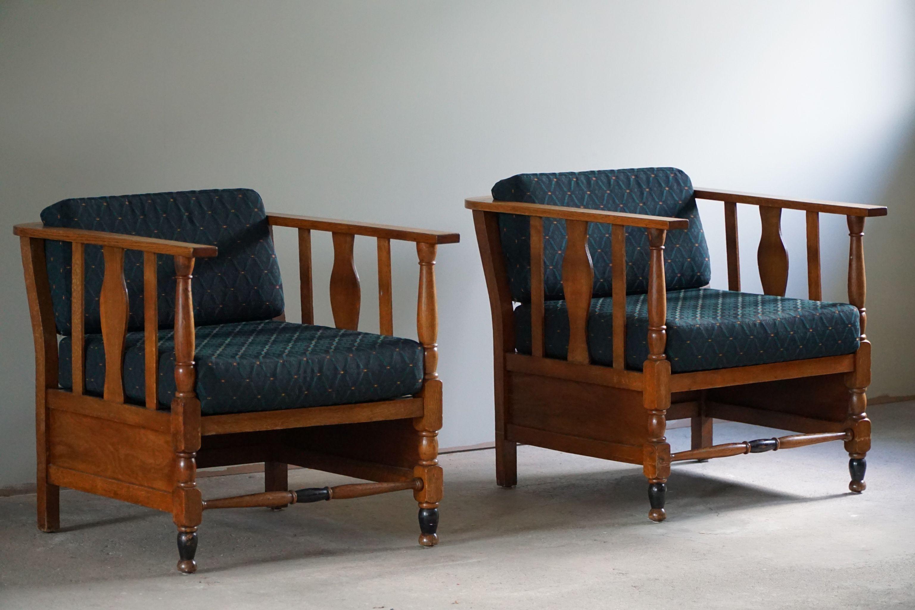 Art Nouveau, Pair of Lounge Chairs in Oak, Reupholstered in Style Fabric, 1920s For Sale 9
