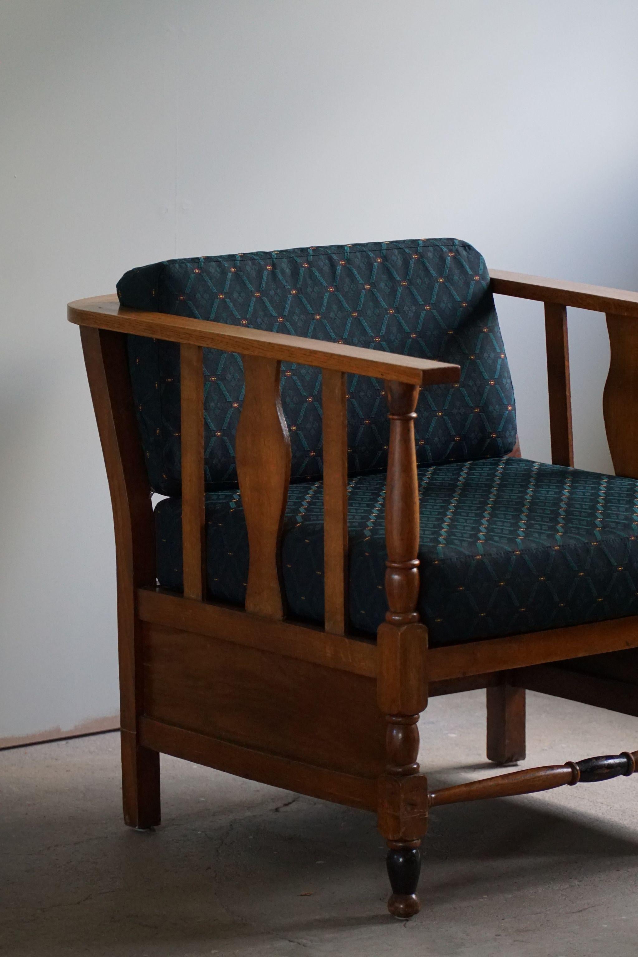 Art Nouveau, Pair of Lounge Chairs in Oak, Reupholstered in Style Fabric, 1920s For Sale 4