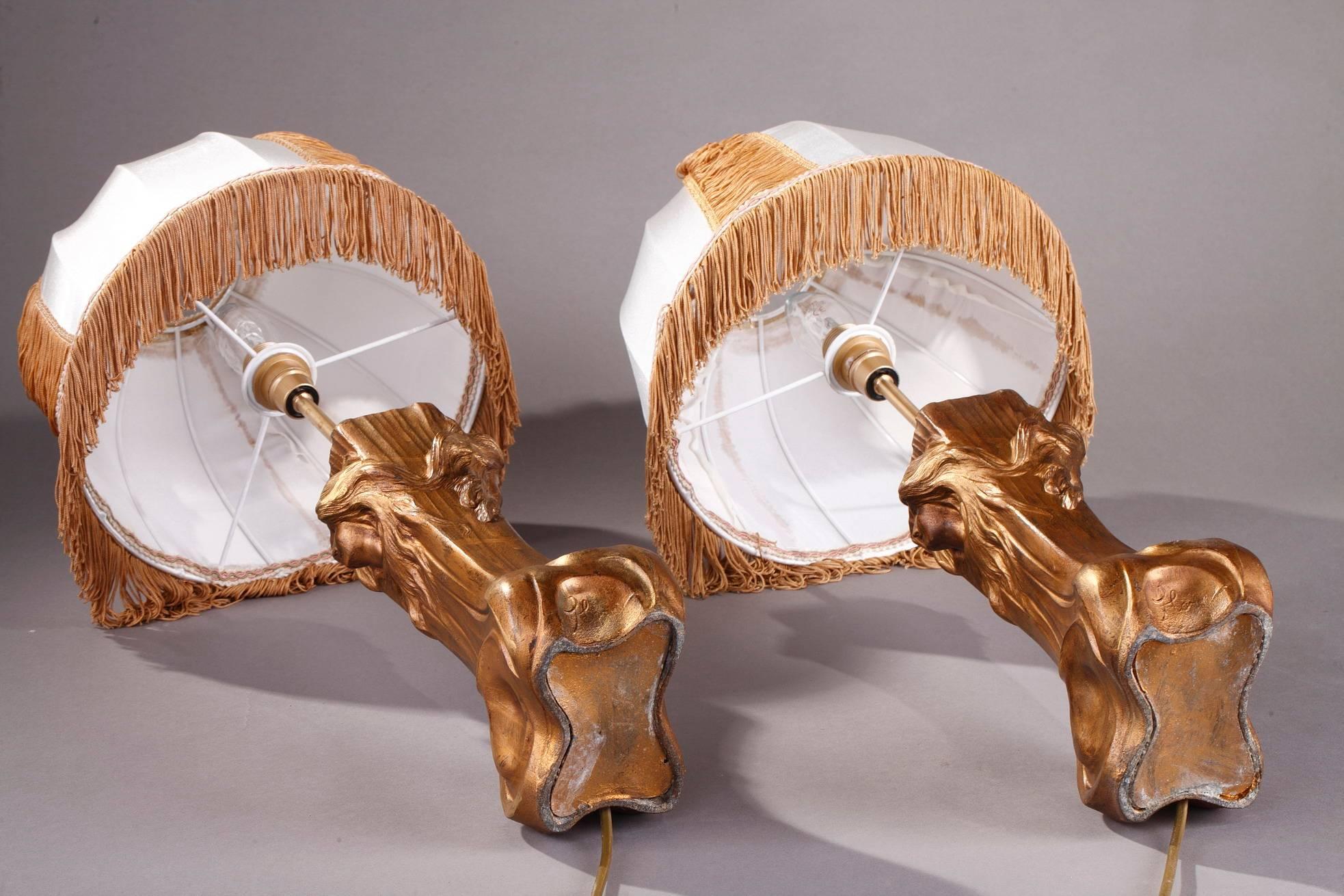 Paire de lampes montées Art Nouveau avec nymphes en vente 1