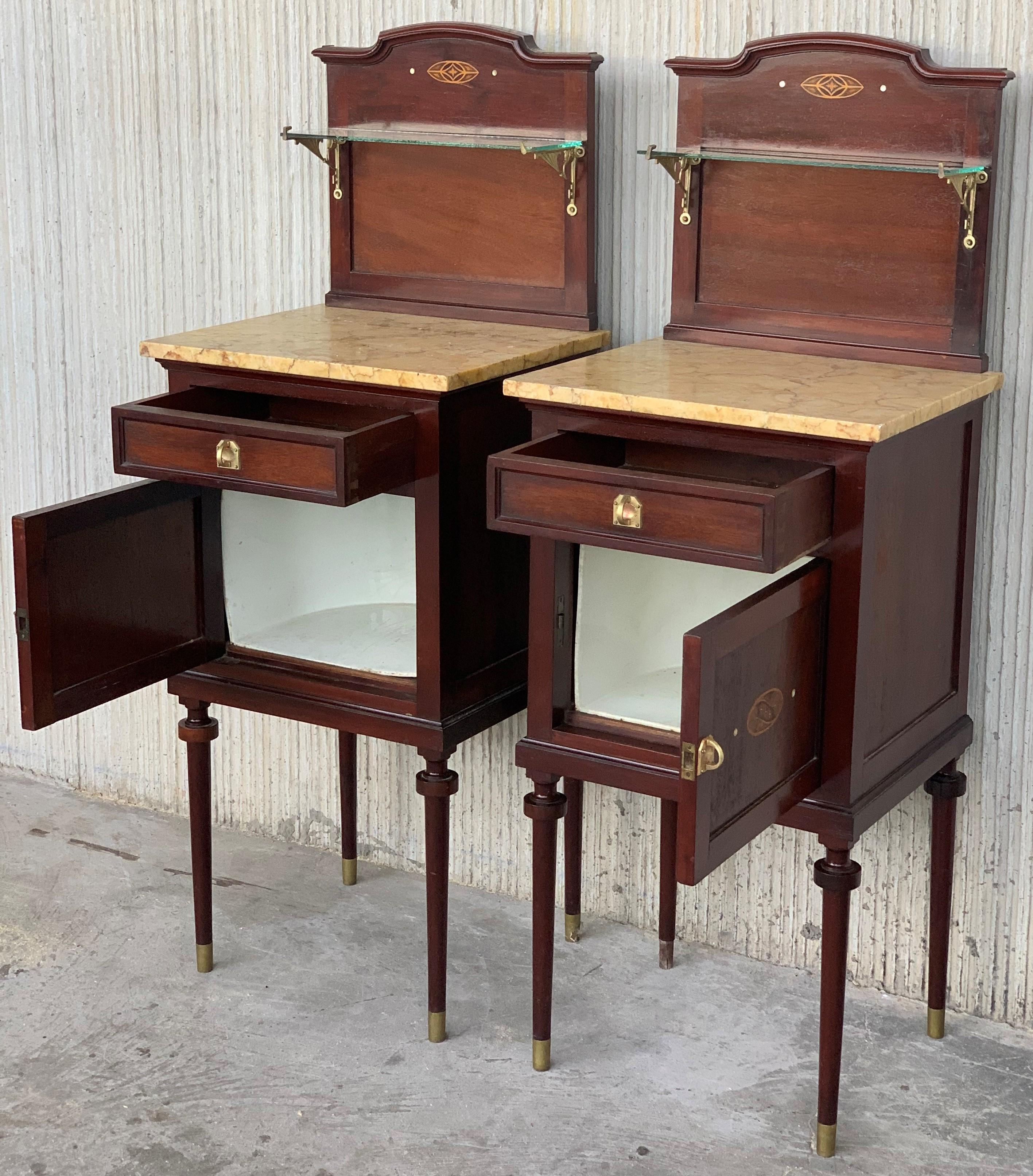 Art Nouveau Pair of Walnut Nightstands with Crest, Marble Top and Glass Shelve In Good Condition For Sale In Miami, FL