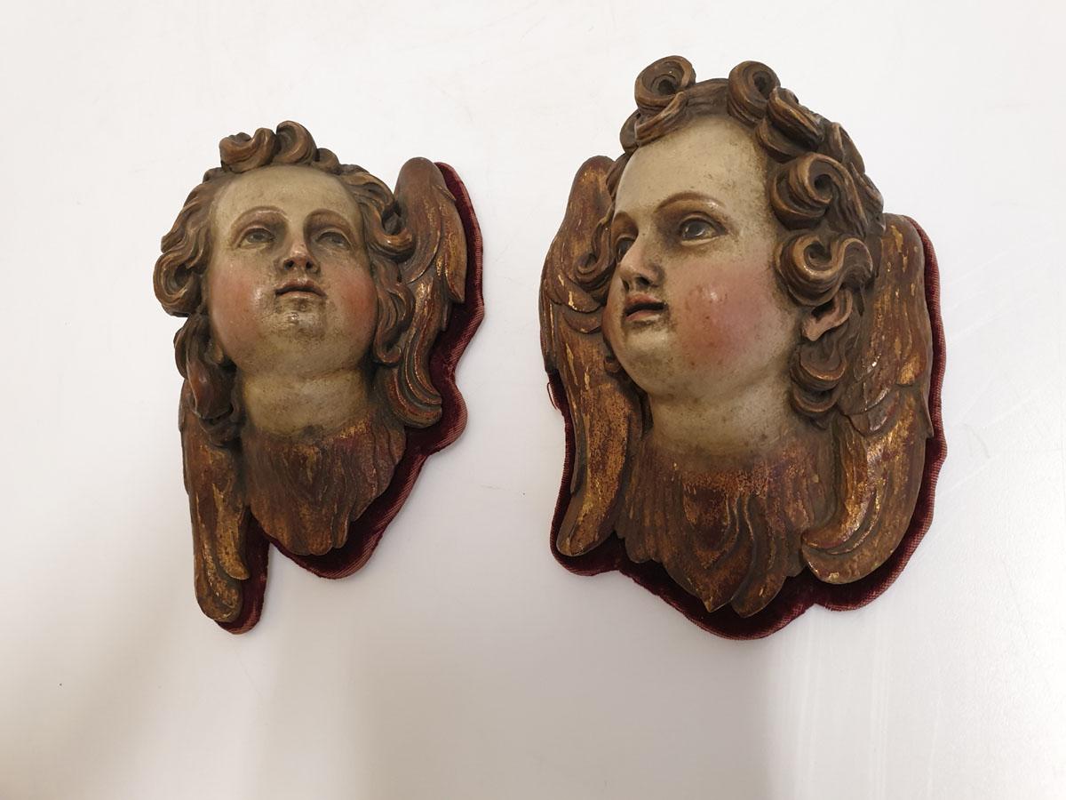 Carved Art Nouveau Pair of Winged Putt Heads Gilded Wood For Sale