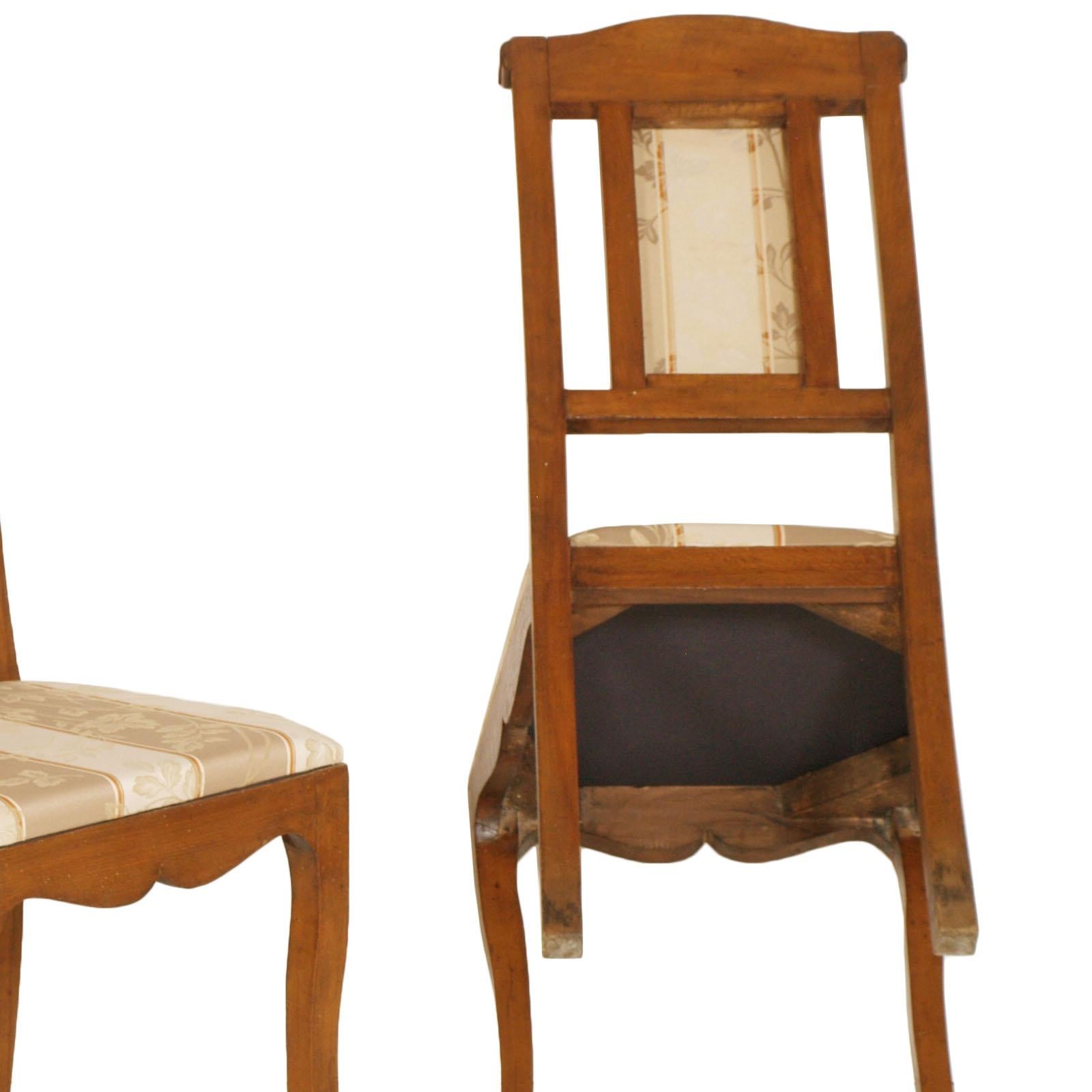 Art Nouveau Pair of Side Chairs in Walnut, Restored & New Upholstered For Sale 2