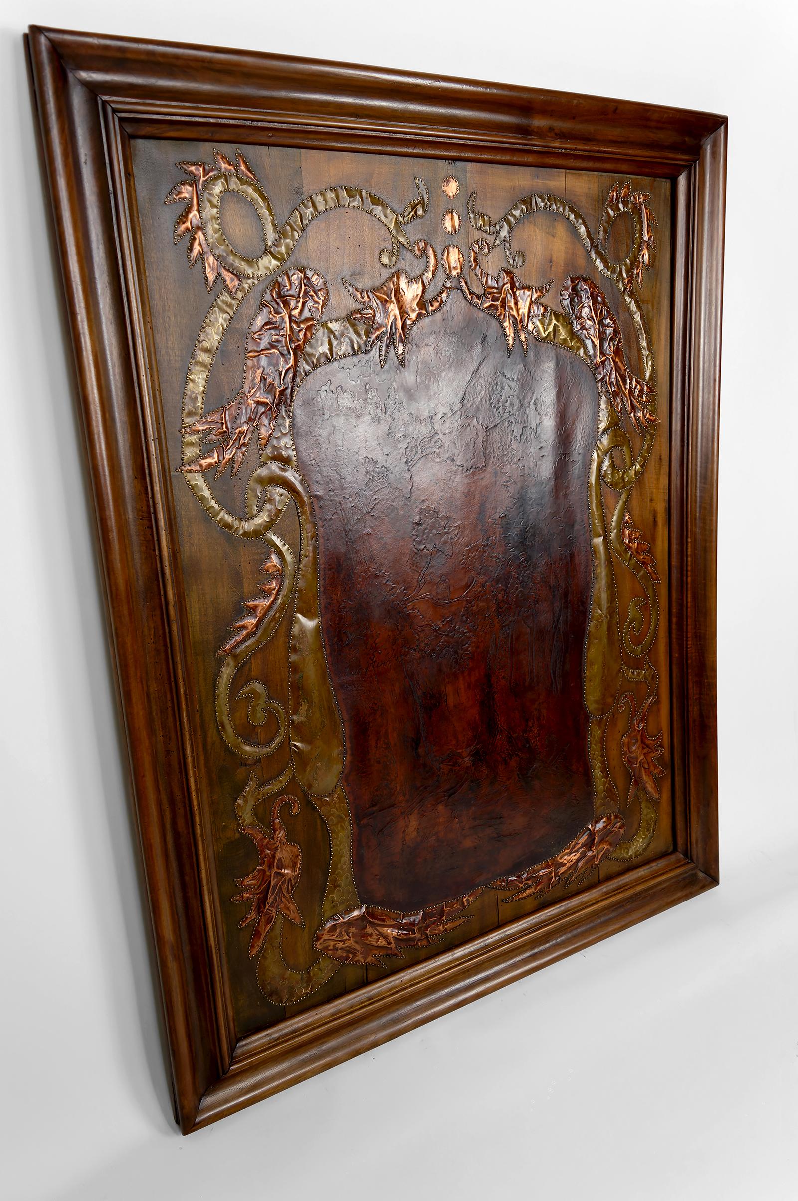 Jugendstil-Tafel, La Fontaines Fabel: Die Krähe und der Fuchs, Repoussé-Leder (Art nouveau) im Angebot