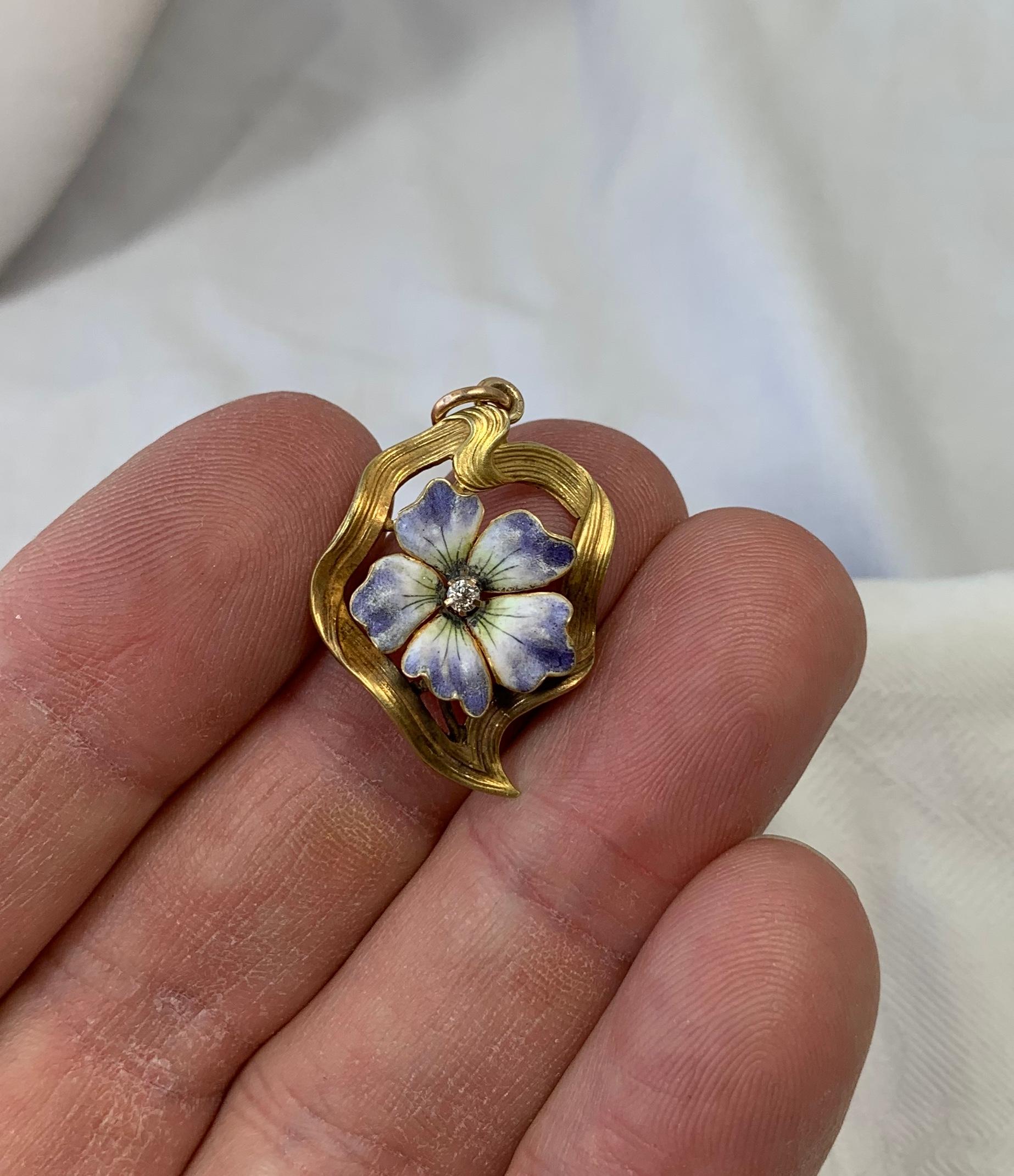 Art Nouveau Pansy Forget-Me-Not Flower OMC Diamond Enamel Pendant 14K Gold For Sale 2