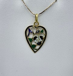Pendentif Art Nouveau en or 14 carats avec fleur en forme de cœur en émail plique-à-jour en forme de pansy
