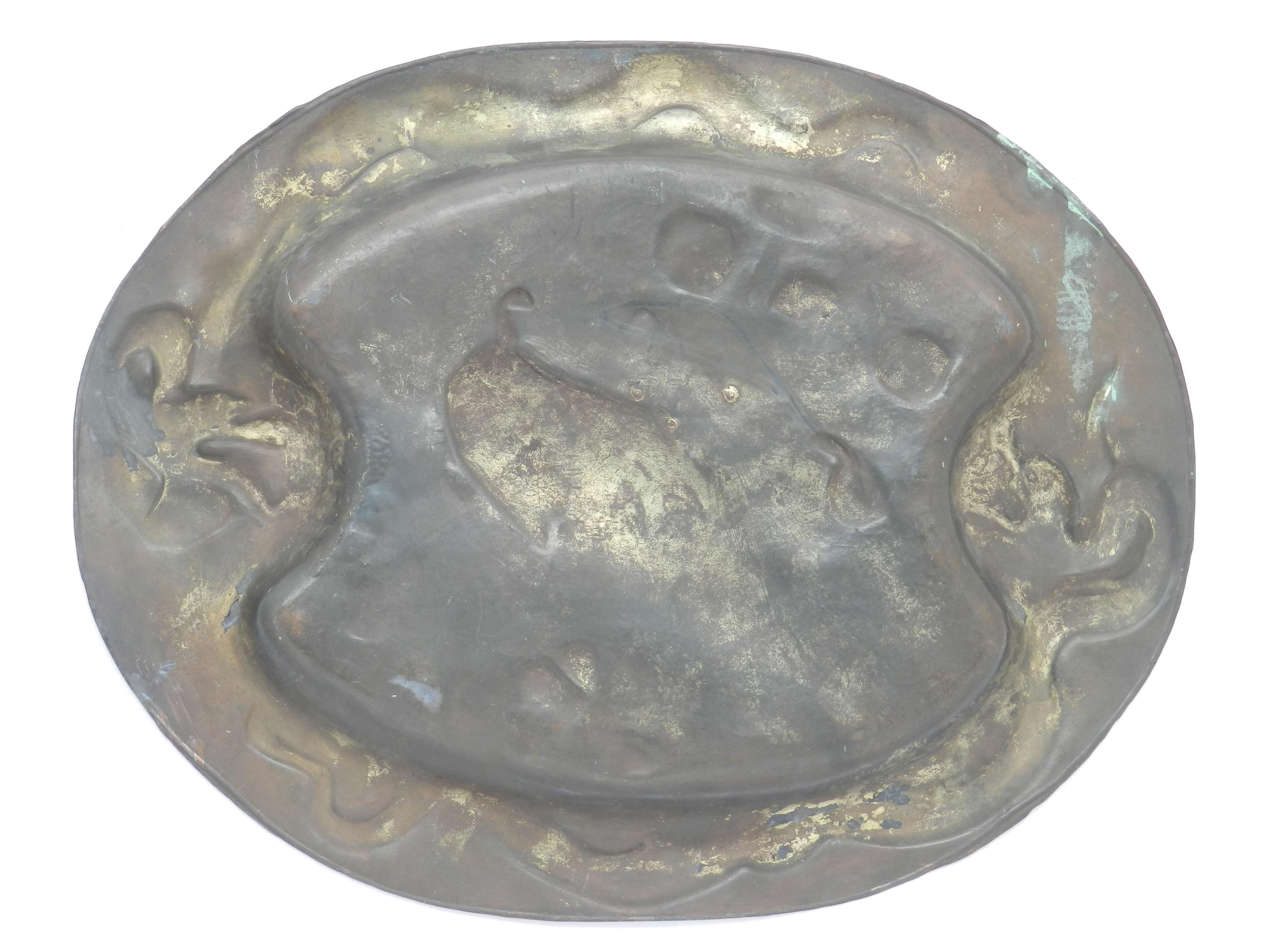 Jugendstil Pfauen Bronze Plate Schlüssel Goldbronze um 1920 (Französisch) im Angebot