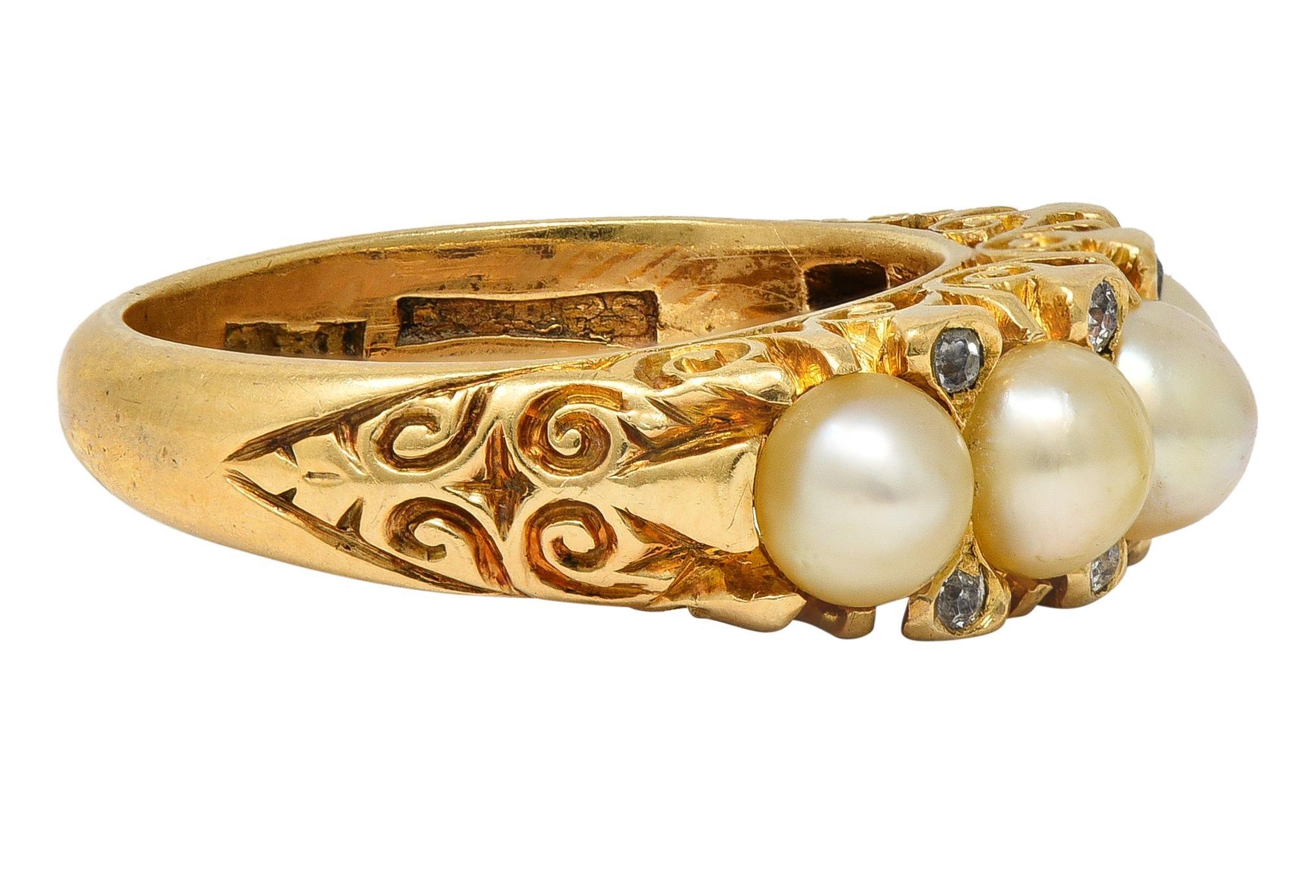 Anello Art Nouveau con perla e diamante in oro giallo 18 carati a fascia antica In condizioni ottime in vendita a Philadelphia, PA