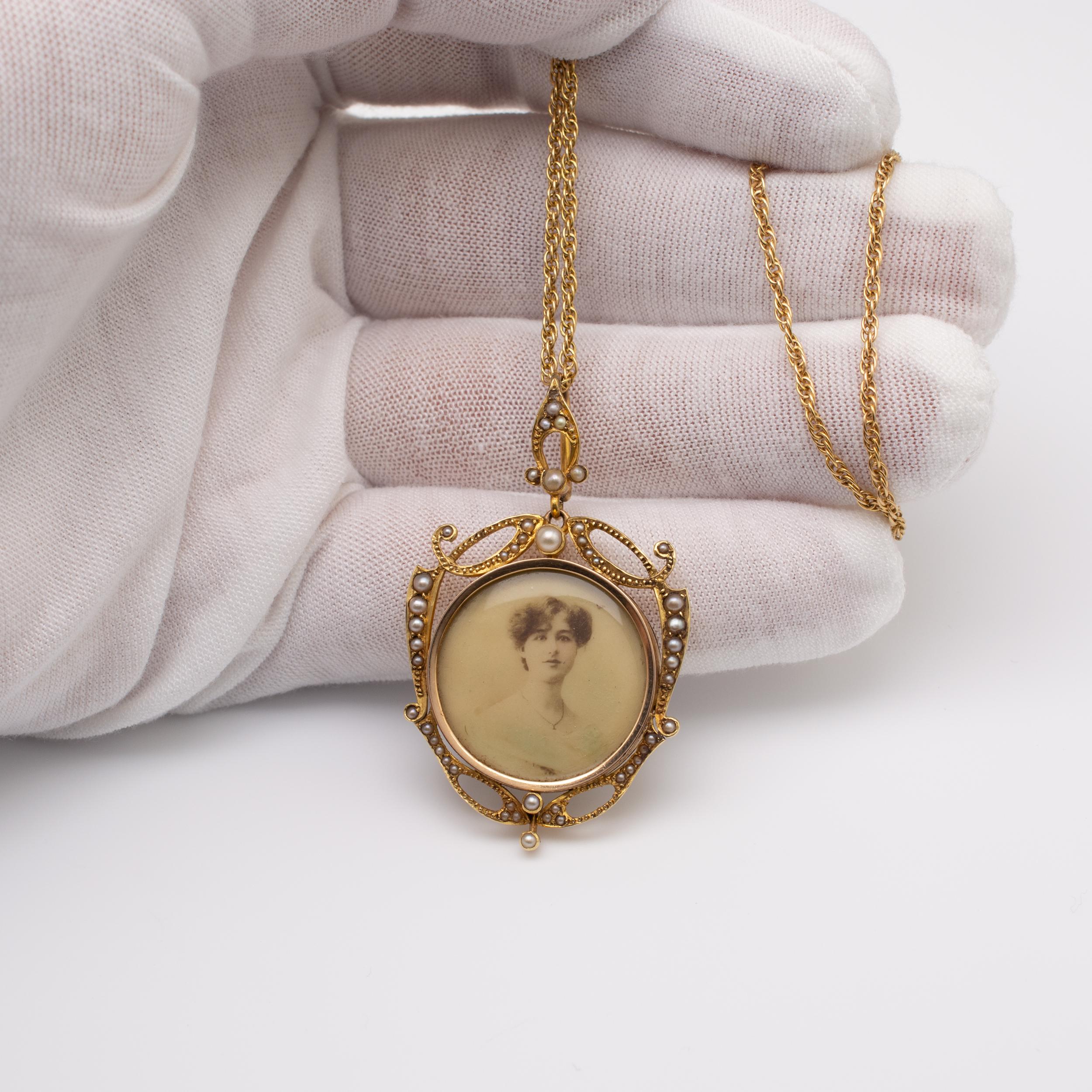 Women's Art Nouveau Pearl Diamond Double Side Picture Locket Pendant 18K Gold circa 1900