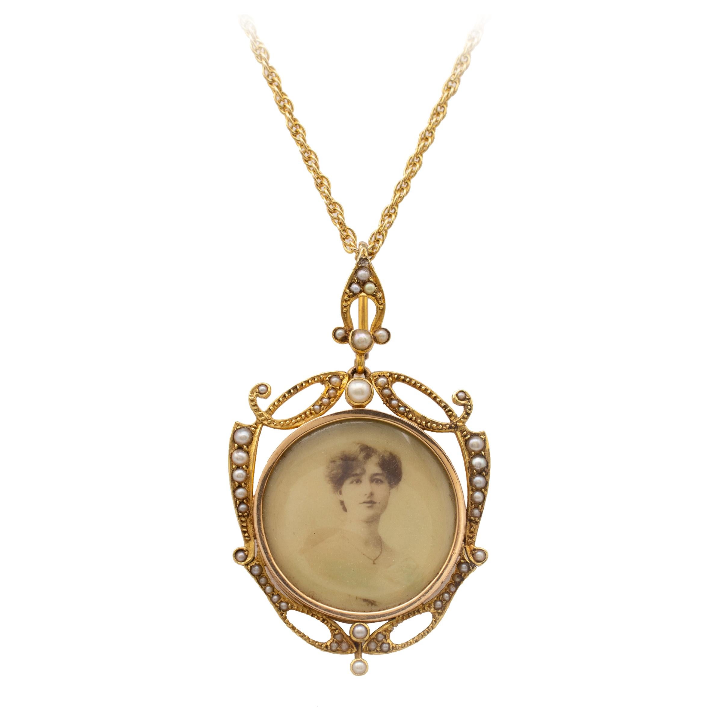 Art Nouveau Pearl Diamond Double Side Picture Locket Pendant 18K Gold circa 1900