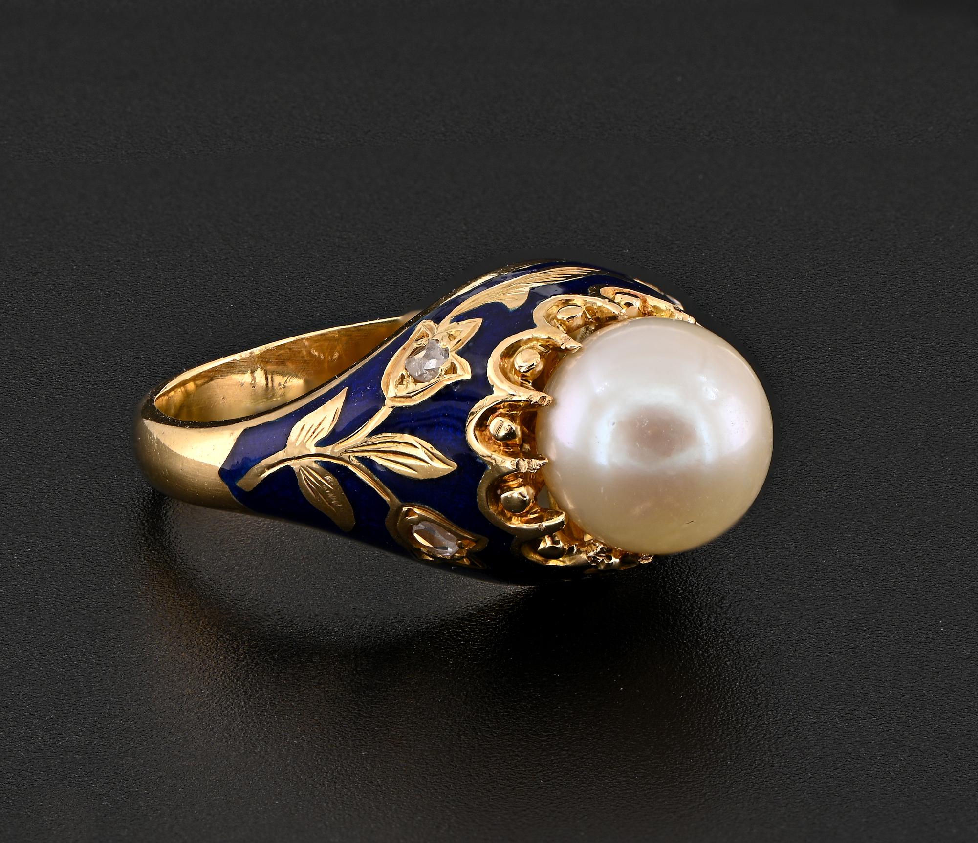 Art nouveau Bague Art Nouveau en perles, diamants et émail bleu royal en vente