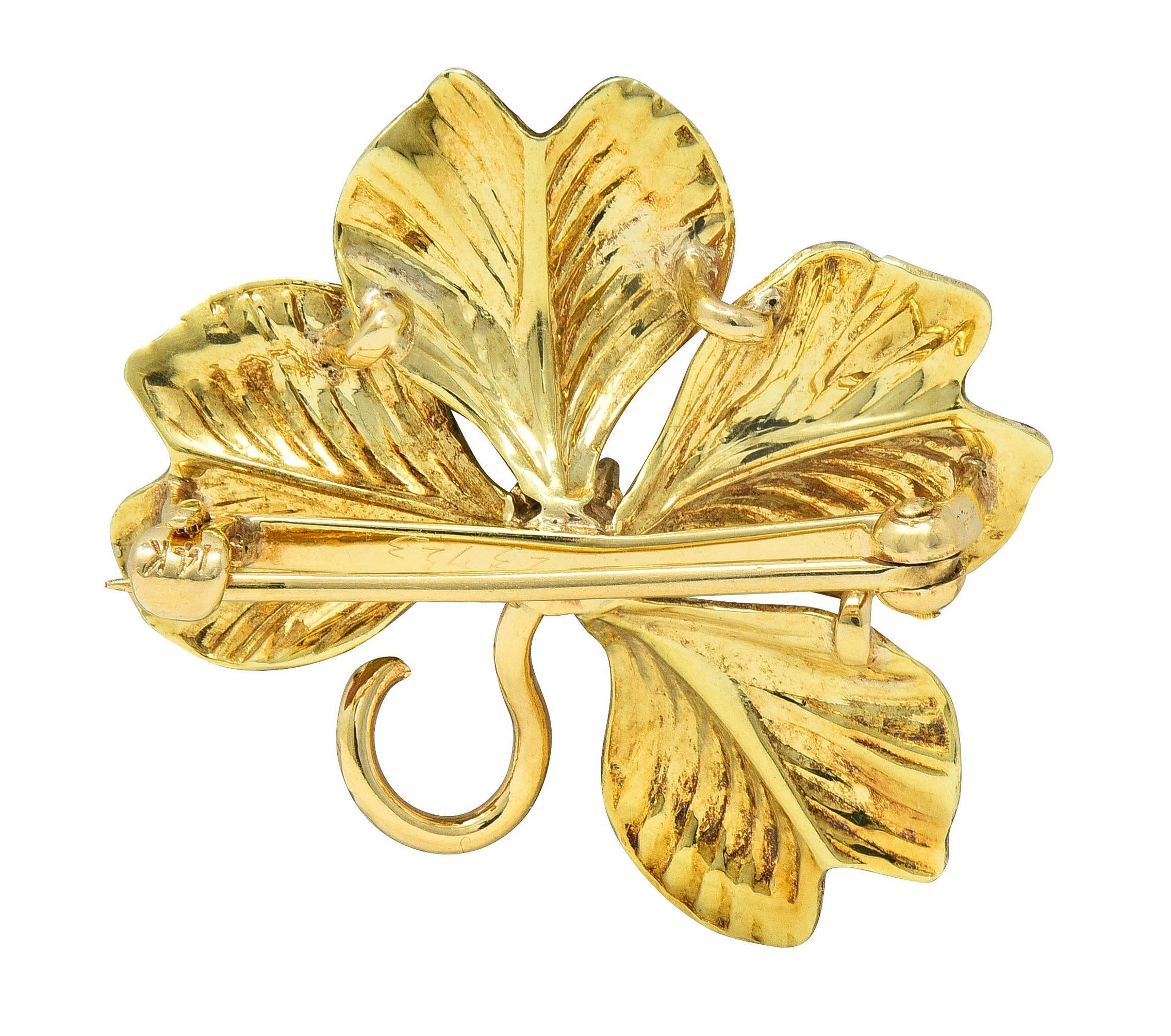 Art Nouveau Perla Esmalte Oro Amarillo 14 Kilates Broche Trébol Antiguo en Excelente estado para la venta en Philadelphia, PA