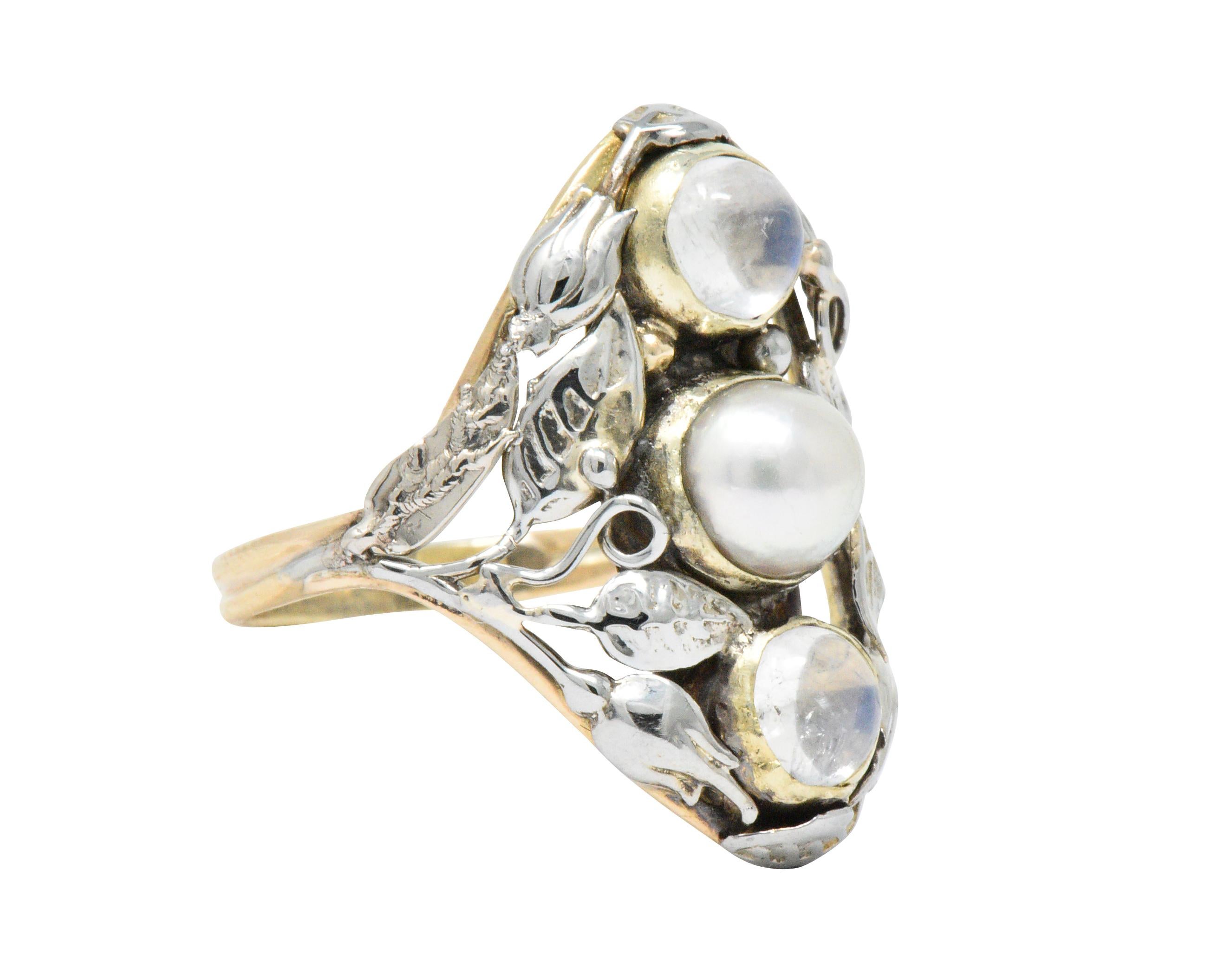 Round Cut Art Nouveau Pearl Moonstone Platinum-Topped 14 Karat Gold Ring
