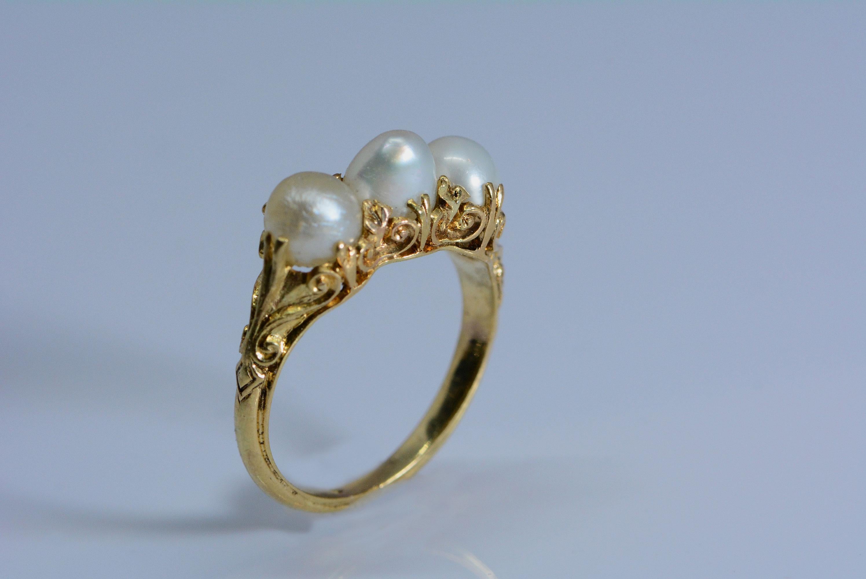 Women's Art Nouveau Pearl Ring 18 Karat Gold