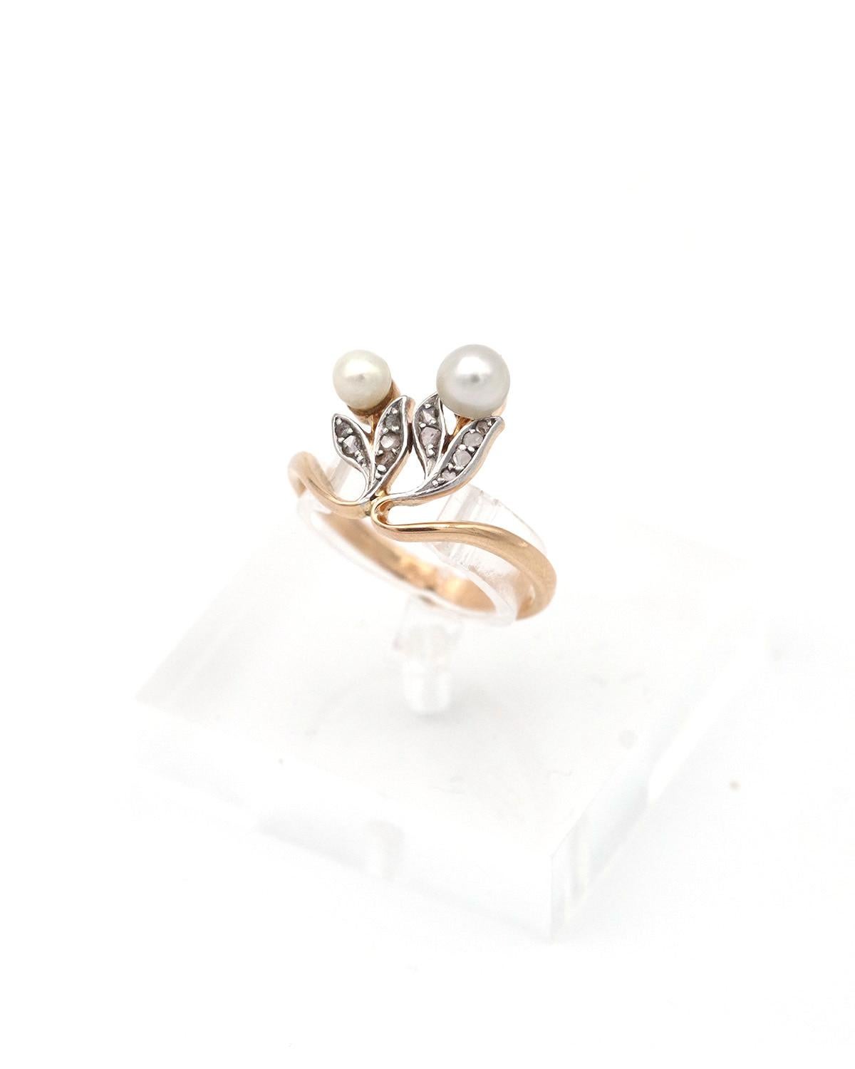 Donna Anello con perle Art Nouveau in oro 18k e platino, anello edoardiano in vendita