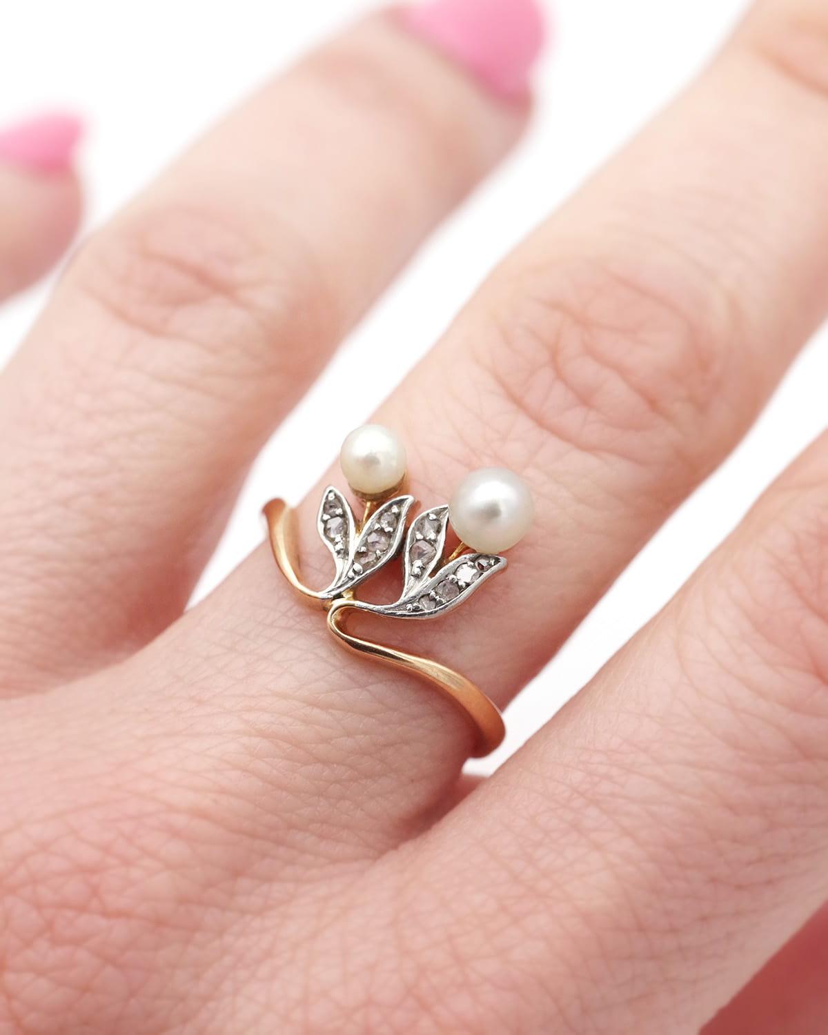 Anello con perle Art Nouveau in oro 18k e platino, anello edoardiano in vendita 2