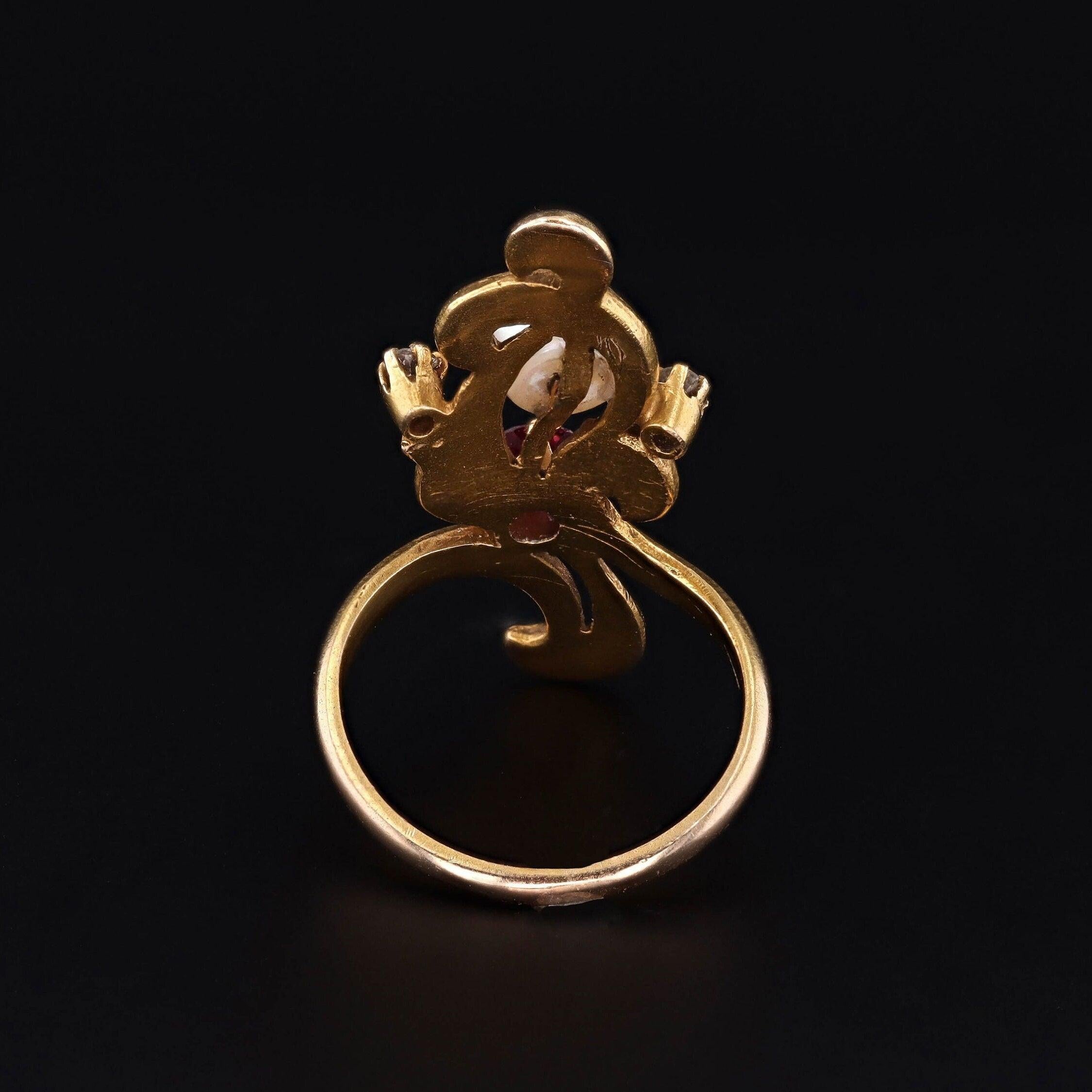 Anello Art Nouveau con perle, rubini e diamanti in oro 14k In condizioni buone in vendita a Lewisburg, PA