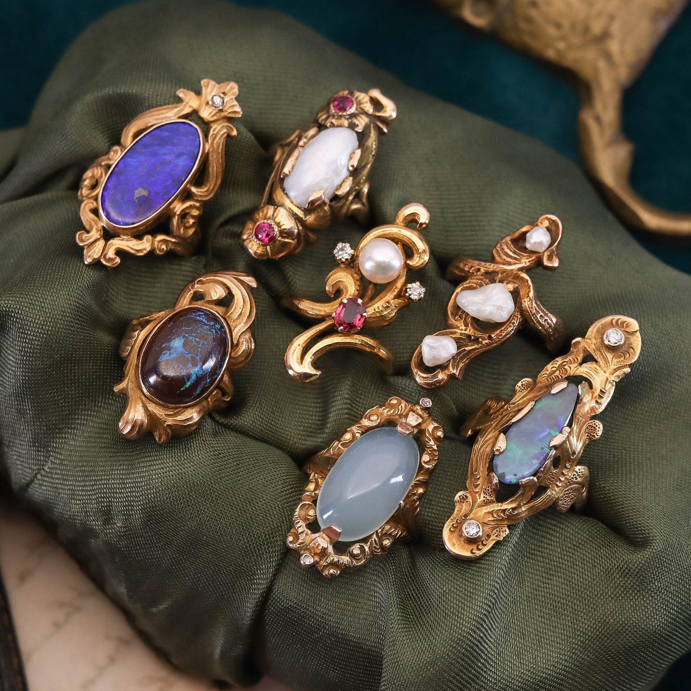 Anello Art Nouveau con perle, rubini e diamanti in oro 14k in vendita 2