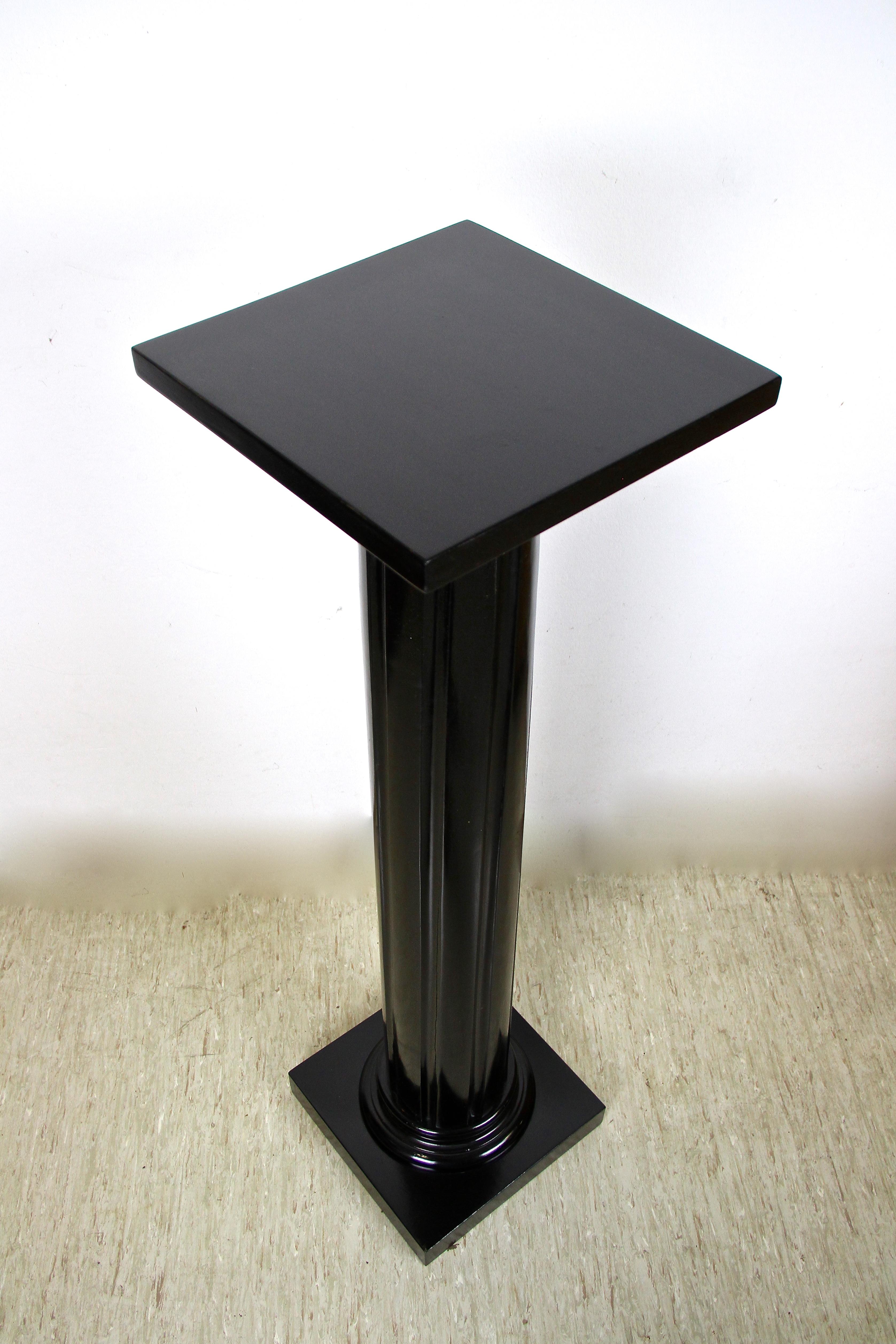 Art Nouveau Pedestal/ Column Ebonized Beechwood, Austria, circa 1900 For Sale 4