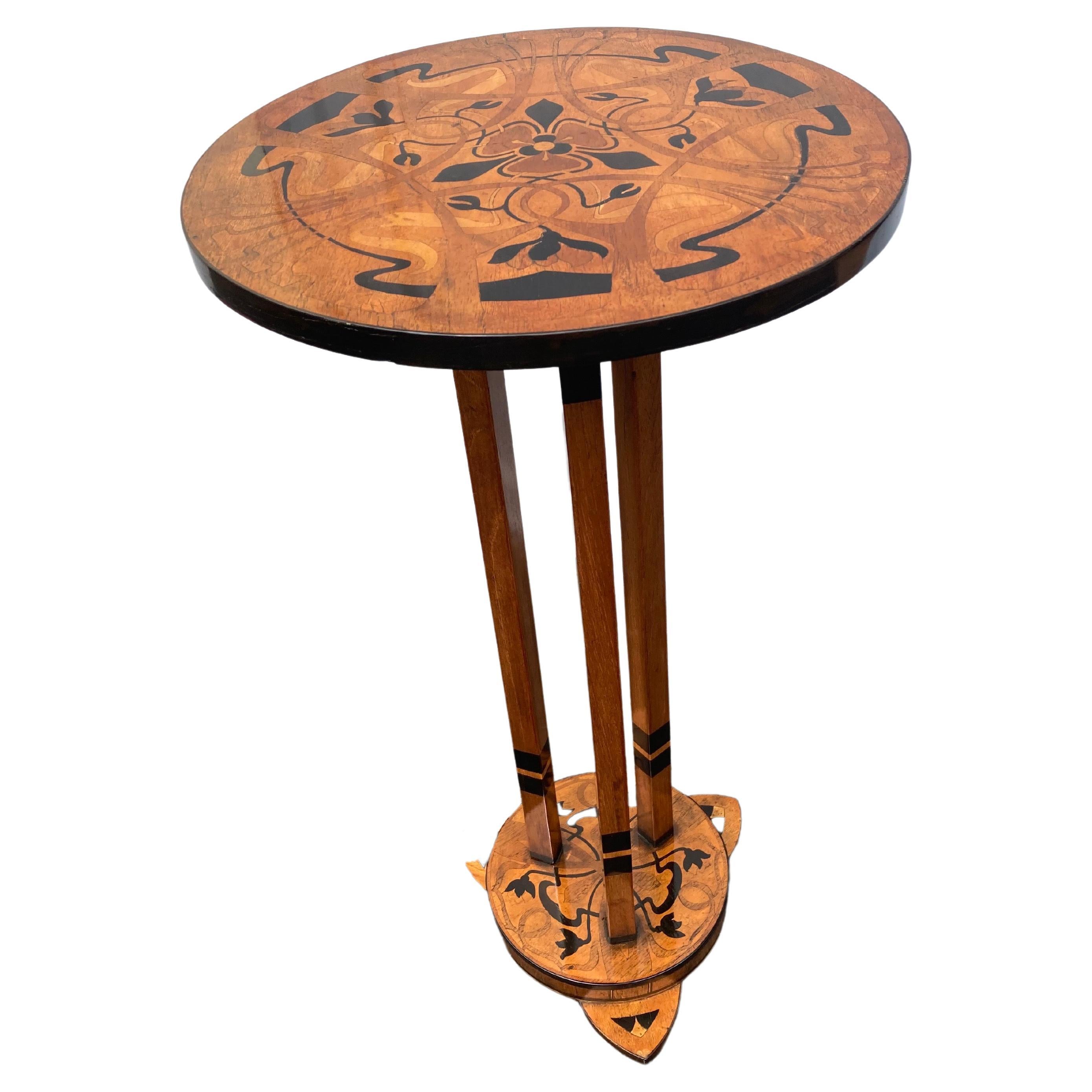 Art Nouveau base, pedestal, probably Italy around 1910 with inlays and black painting. Three sqare columns on shapely base.
The column can be used as a classic flower pedestal, is also suitable for the presentation of various objects. The high