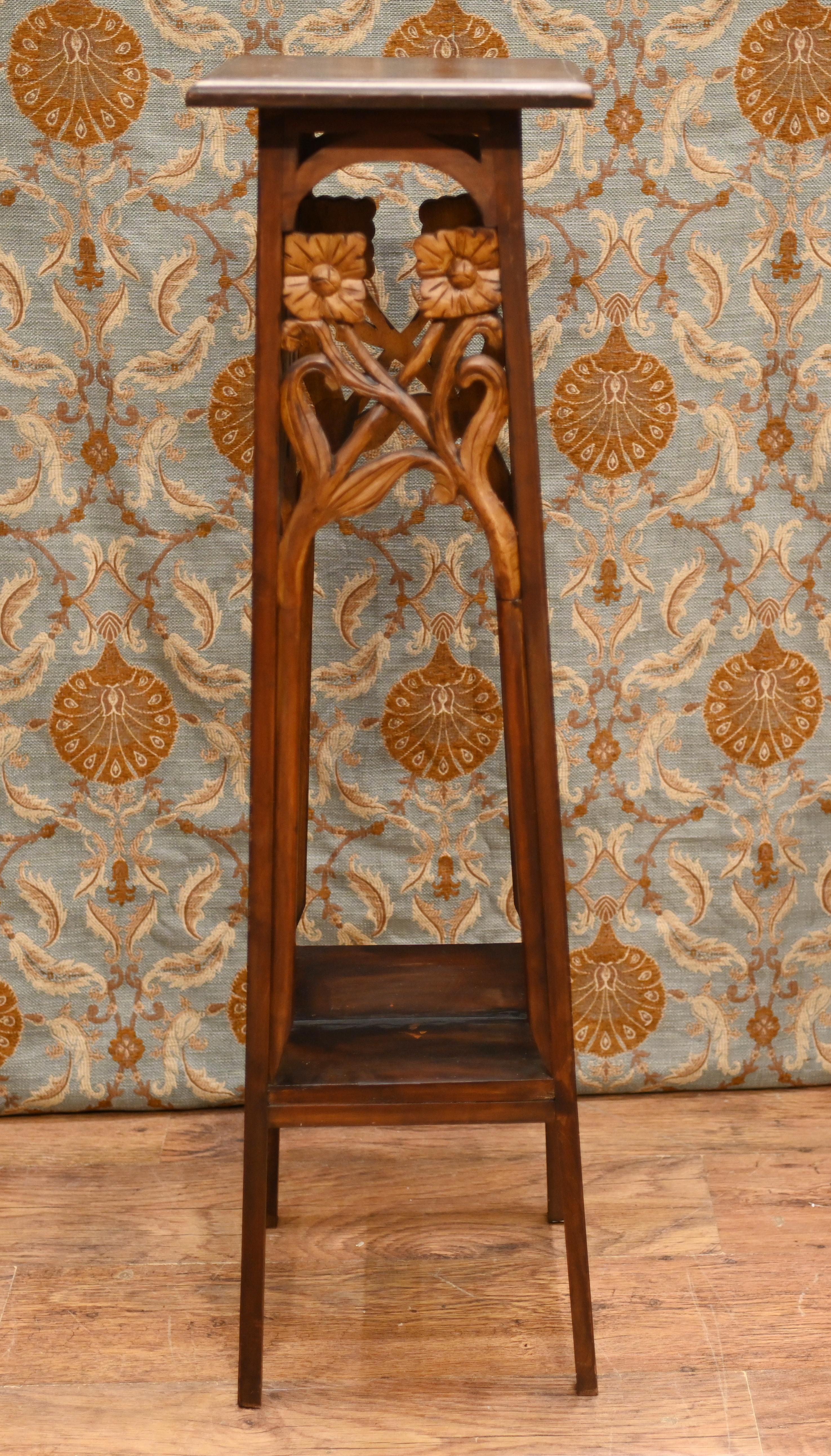 Art nouveau plant stand circa 1910 
Great for displaying decorative pieces such as busts, vases and plants
Please get in touch for shipping, we can get these to anywhere in the world
Please let us know if you would like to view this piece in our