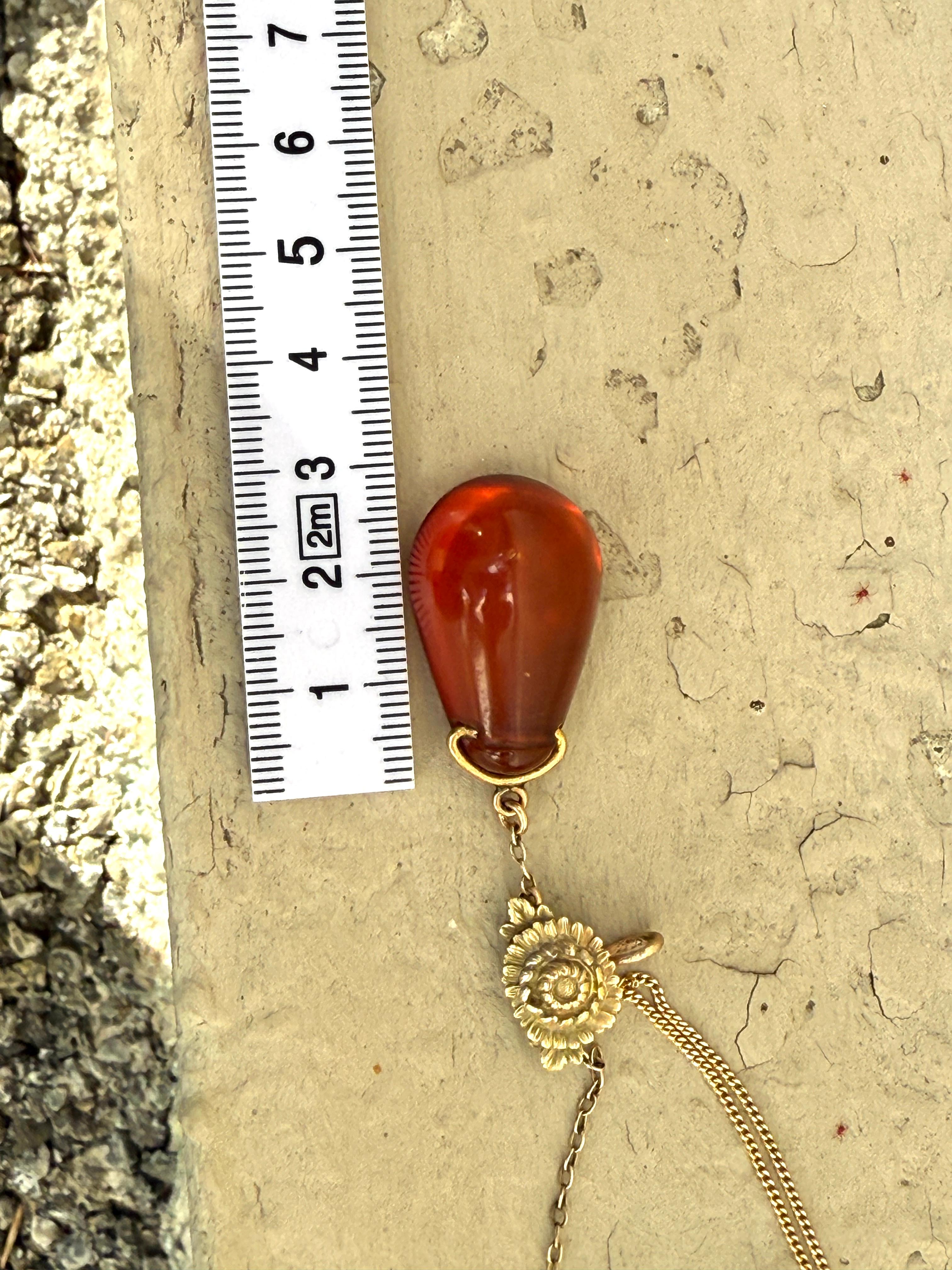 Pendentif Art nouveau en or 14 carats avec fleur bicolore ambrée transparente en vente 7