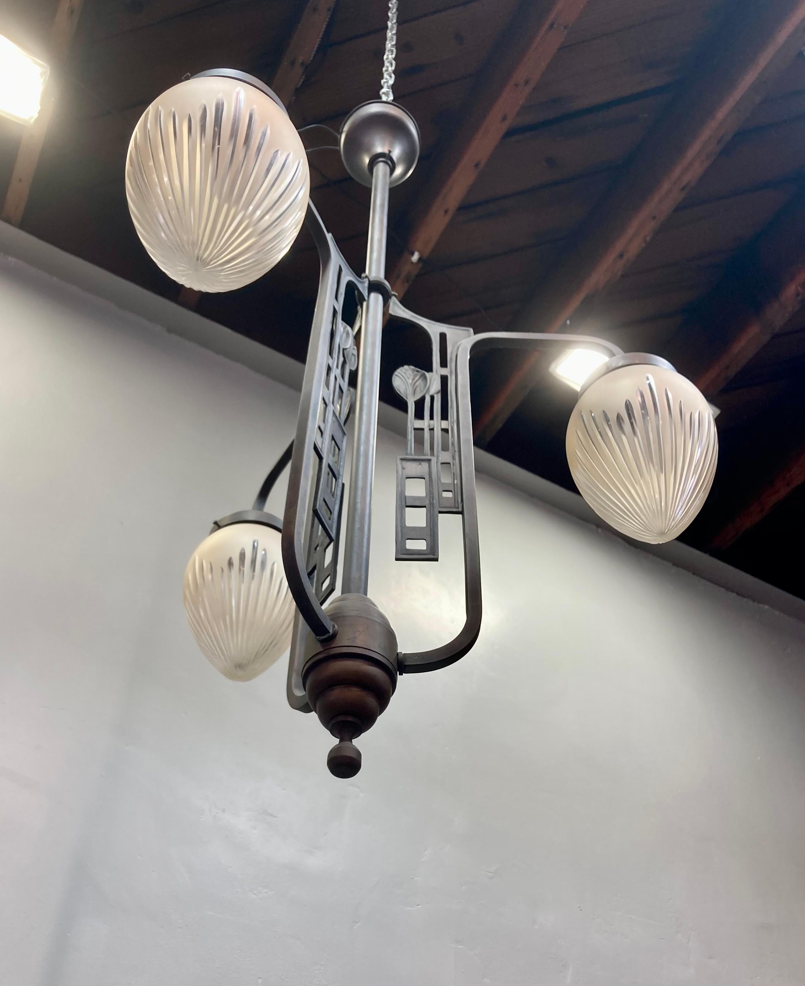 Art Nouveau Pendant Lamp For Sale 3