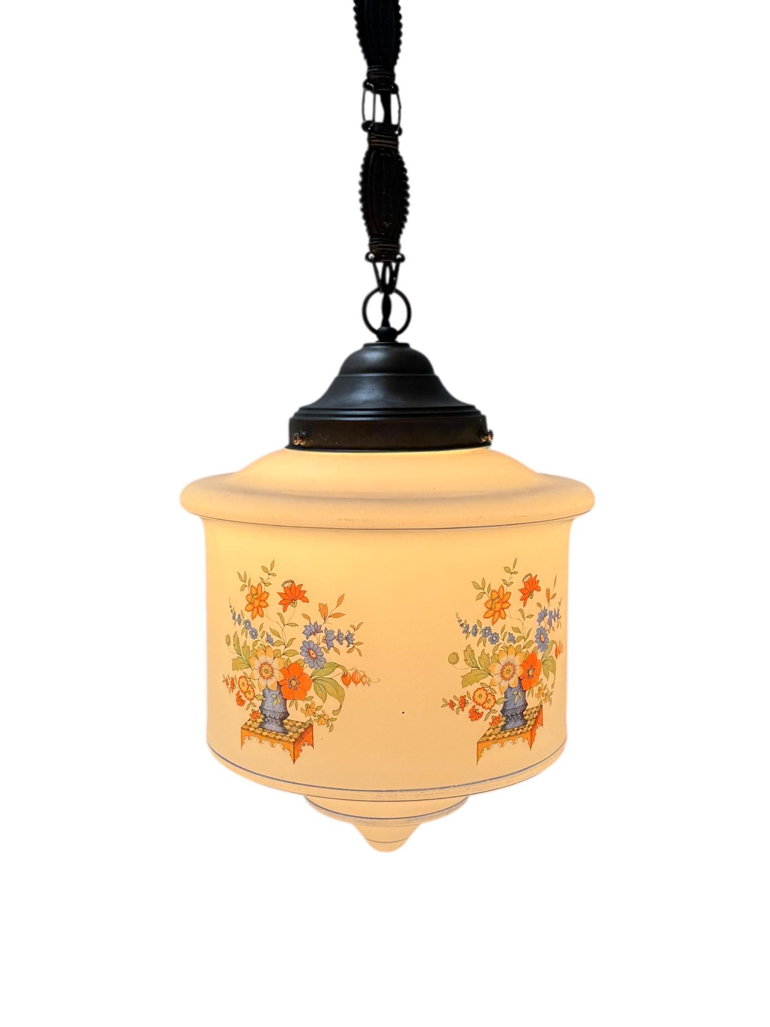 Lampada a sospensione Art Nouveau con paralume originale in vetro dipinto a mano, 1900 in vendita 4