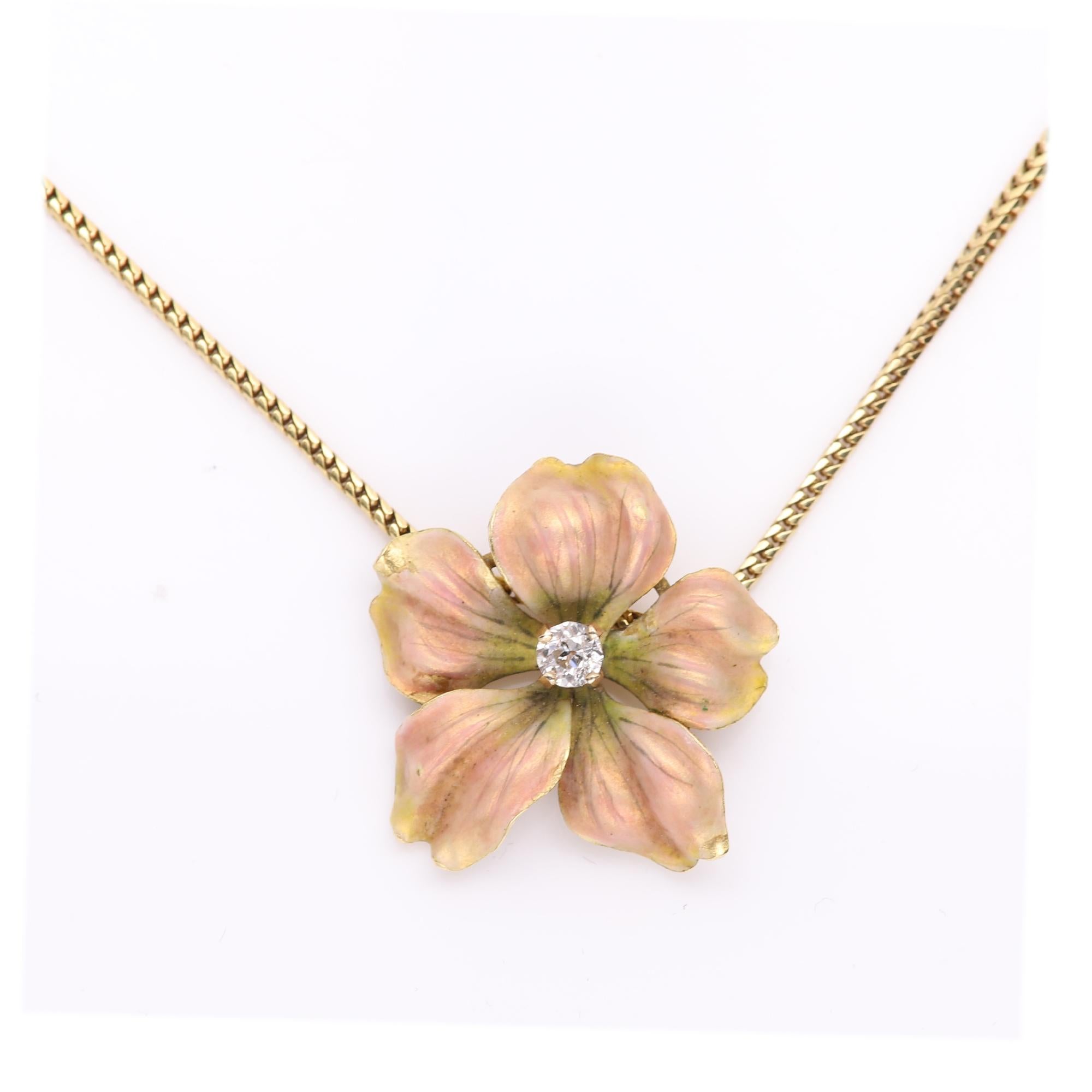 Ciondolo Art Nouveau fine '800 in smalto rosa con diamante in oro giallo 14 carati in vendita 6