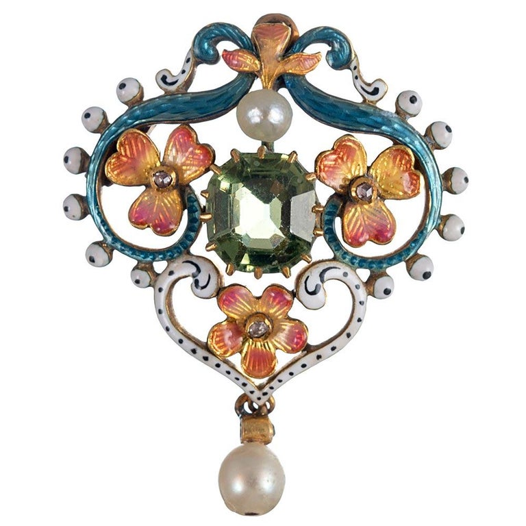 Art Nouveau Pendant with Peridot, Enamel and Pearl For Sale at 1stDibs