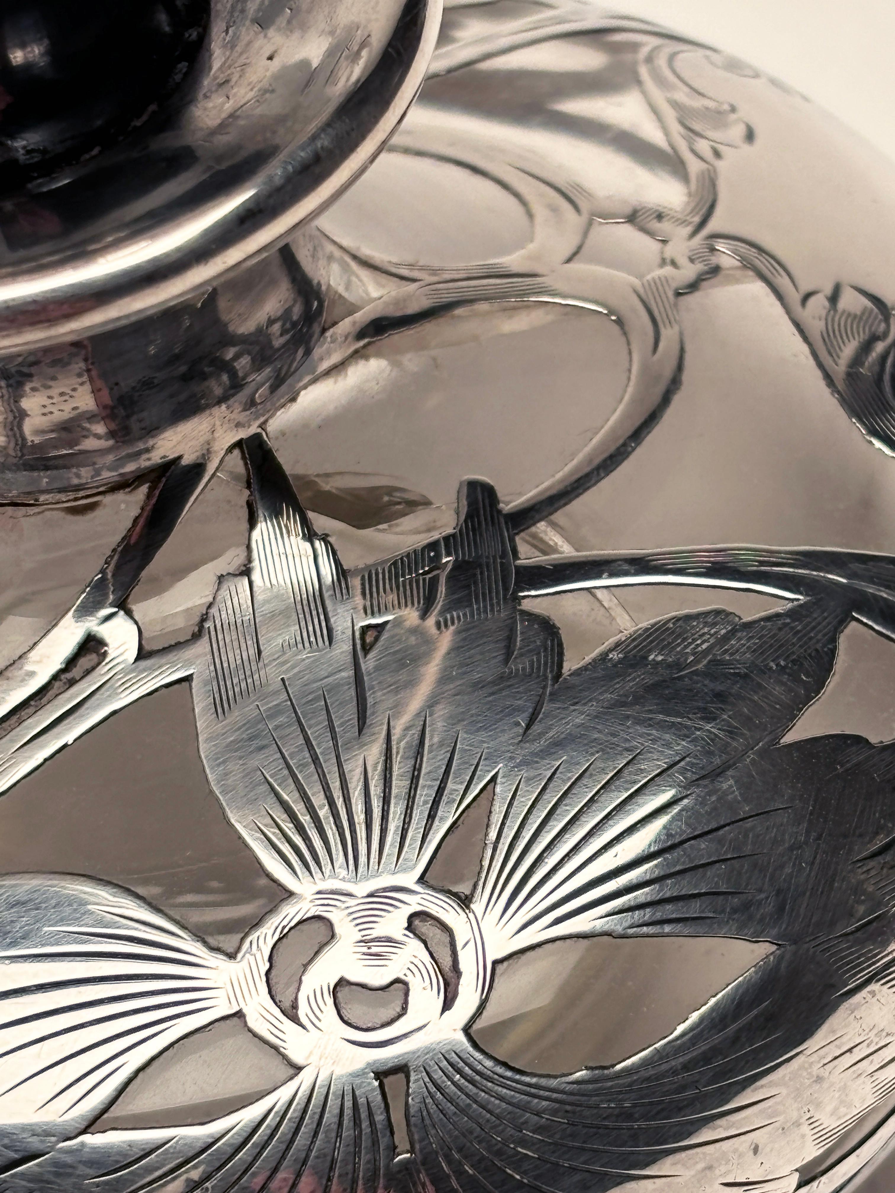 Bottiglia di profumo in stile Art Nouveau con sovrastampa in argento ornato del 1890 ca. in vendita 6