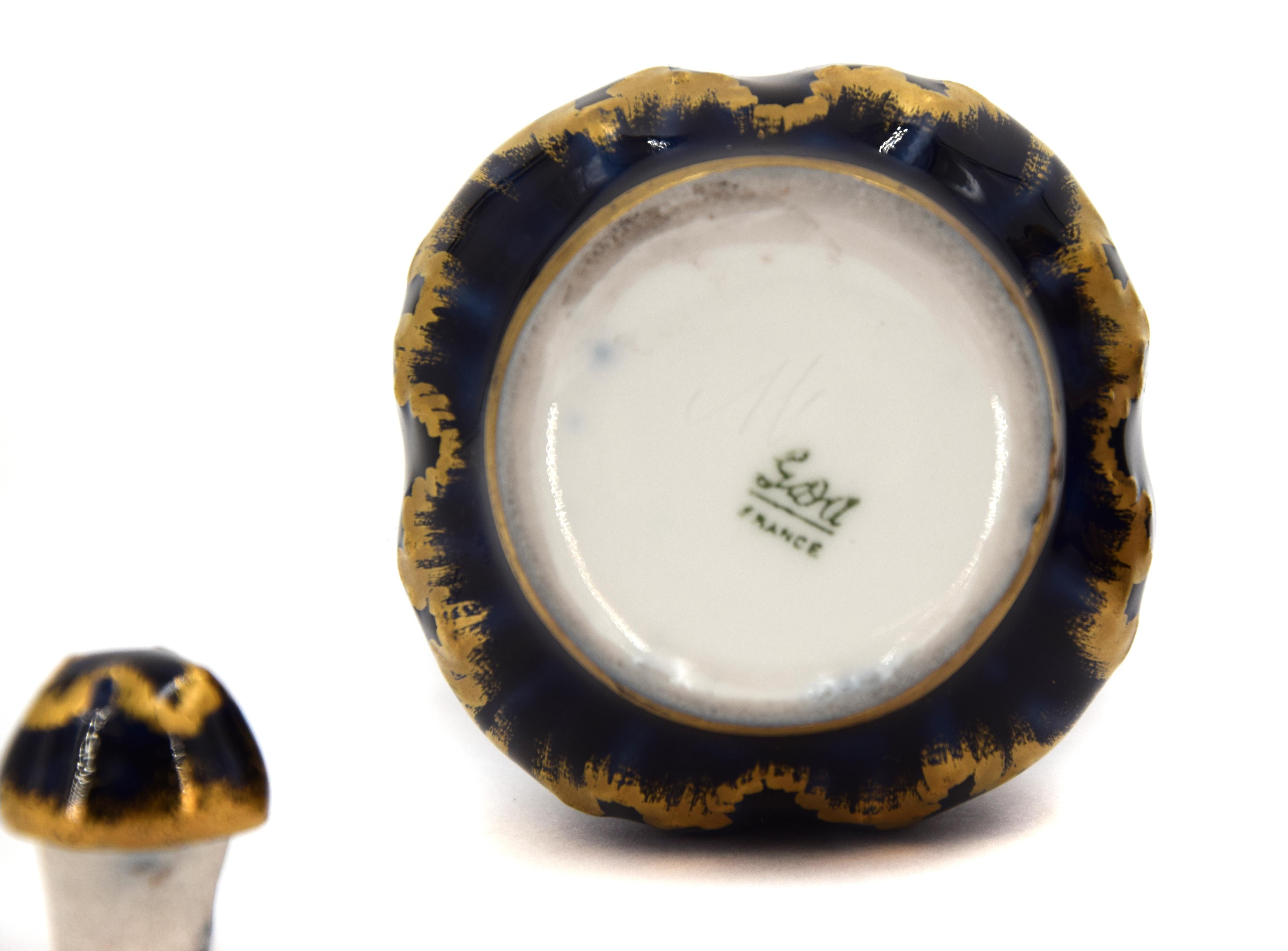 Art Nouveau Perfume Bottles, Late 19th Century In Good Condition In Roma, IT