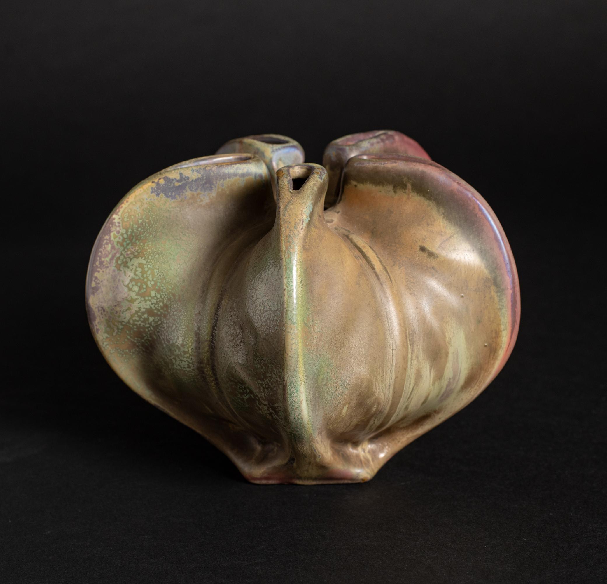 Vernissé Vase Perianth Art Nouveau d'Ernest Bussiere