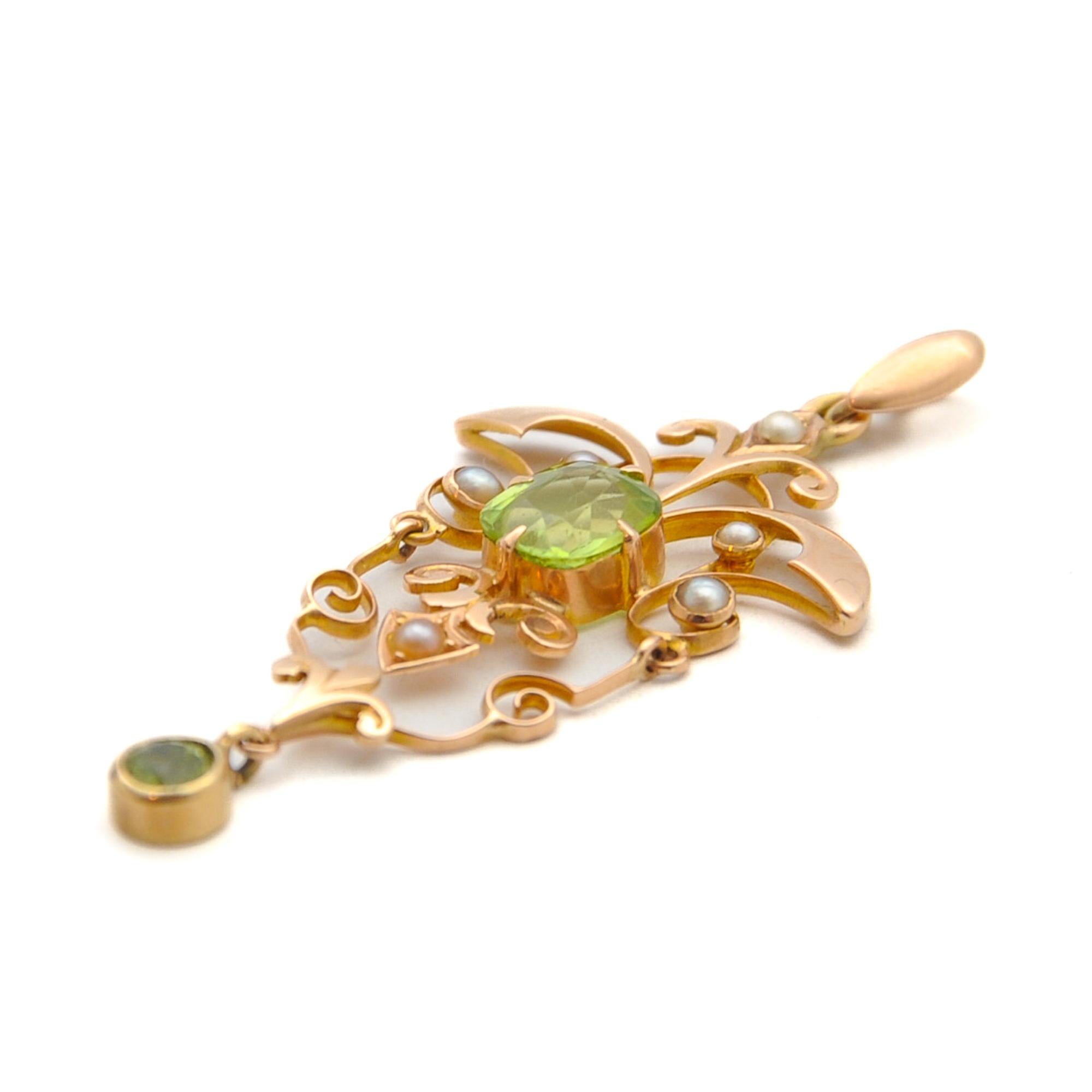 Antique Art Nouveau Peridot and Pearl Rose Gold Pendant For Sale 3