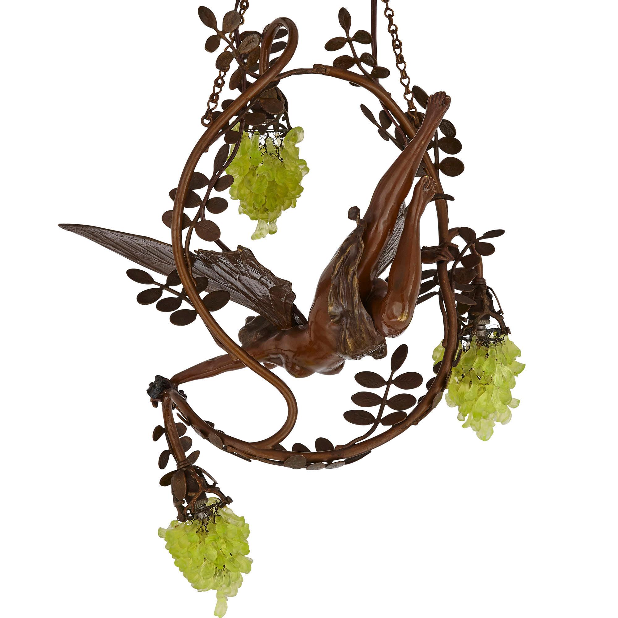 Jugendstil-Kronleuchter aus Bronze und farbigem Glas (Art nouveau) im Angebot