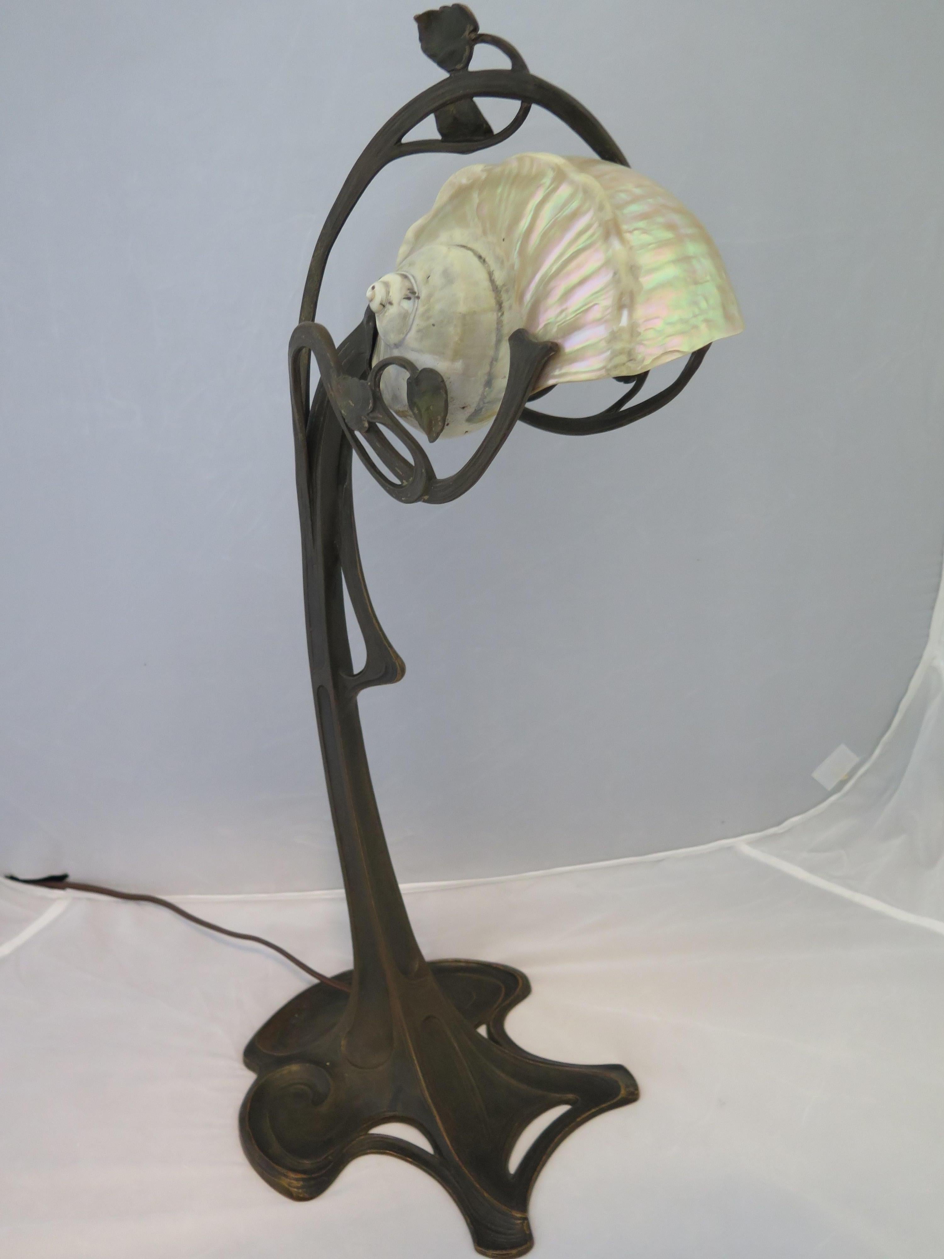 Art Nouveau Period Bronze and Shell Lamp For Sale 7