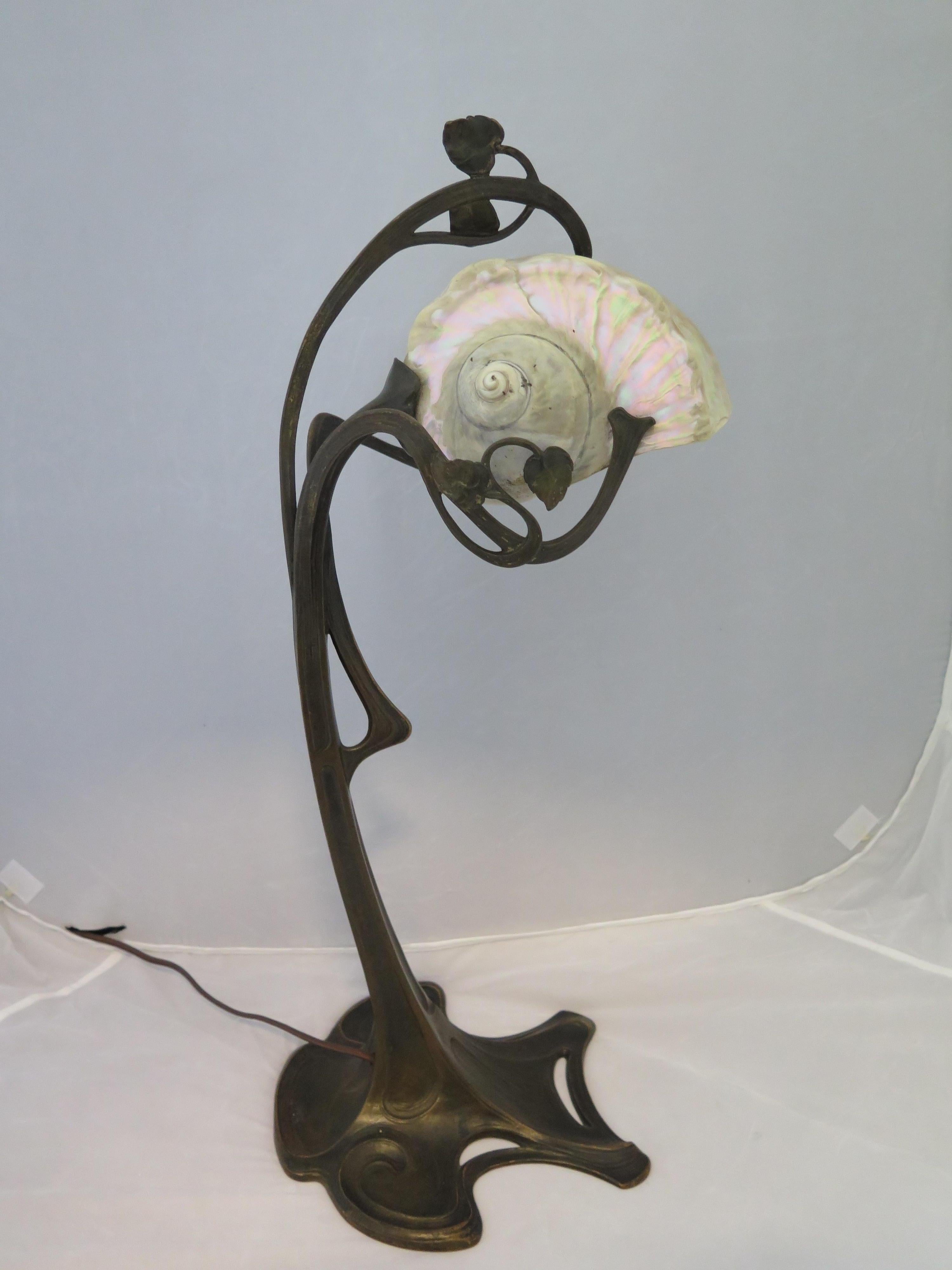 Art Nouveau Period Bronze and Shell Lamp For Sale 9